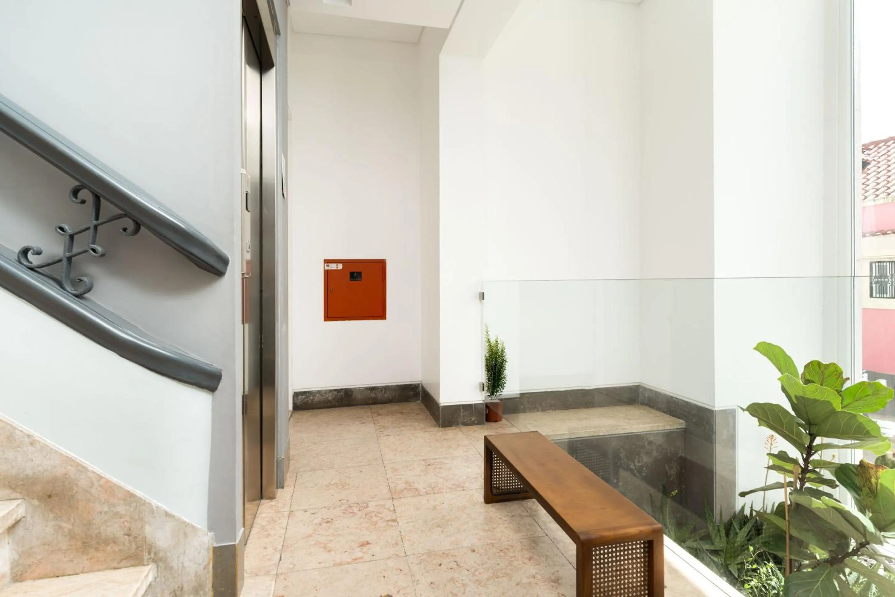 Property building in Limehome Lisbon Calçada do Cardeal