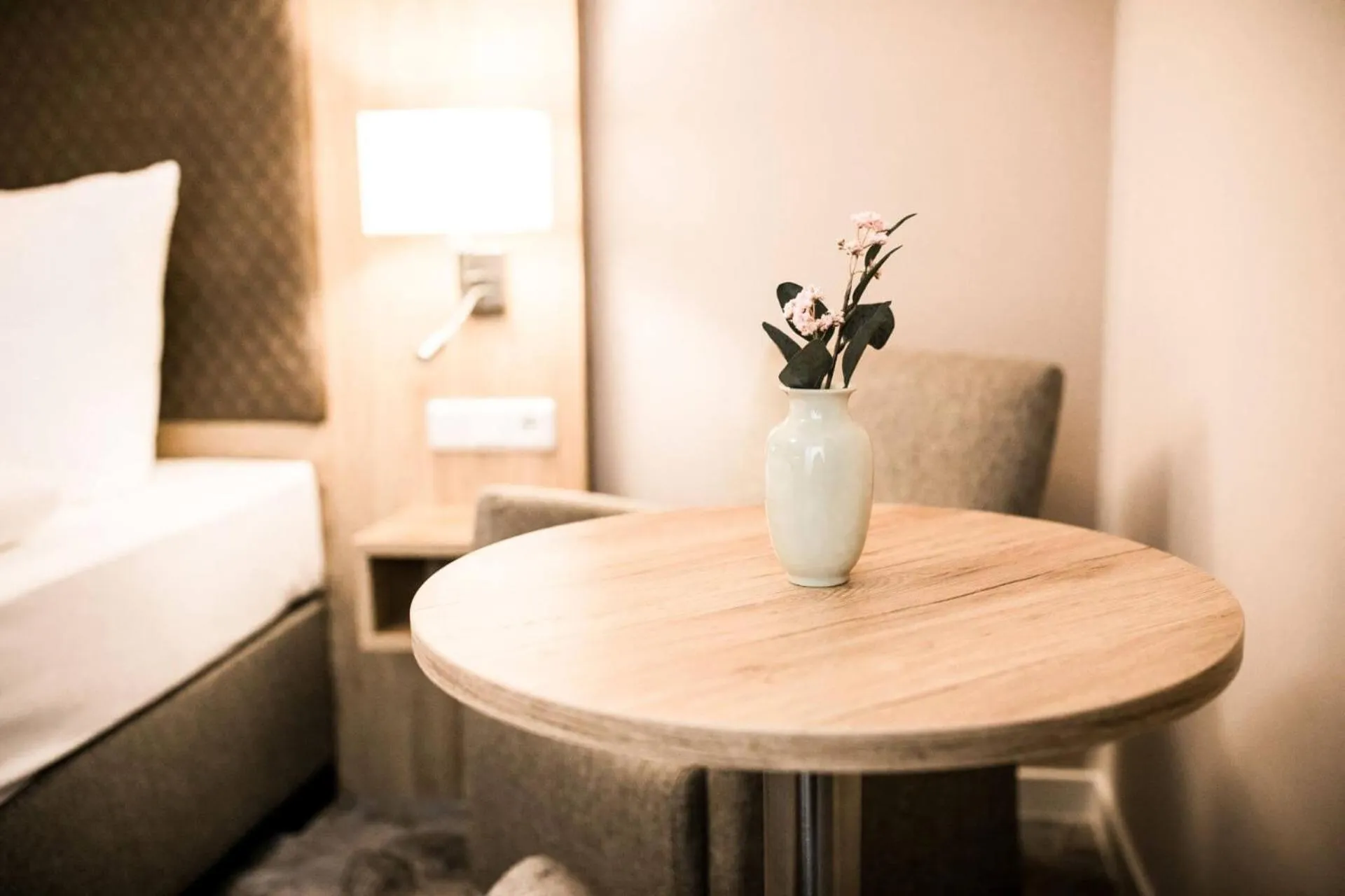 Seating area in Wiechmanns Weserhotel