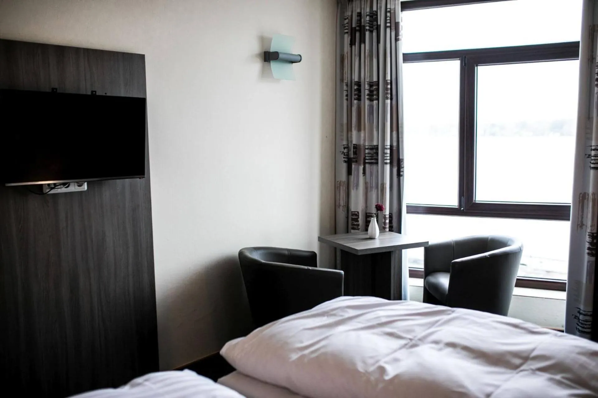 Bedroom, Bed in Wiechmanns Weserhotel