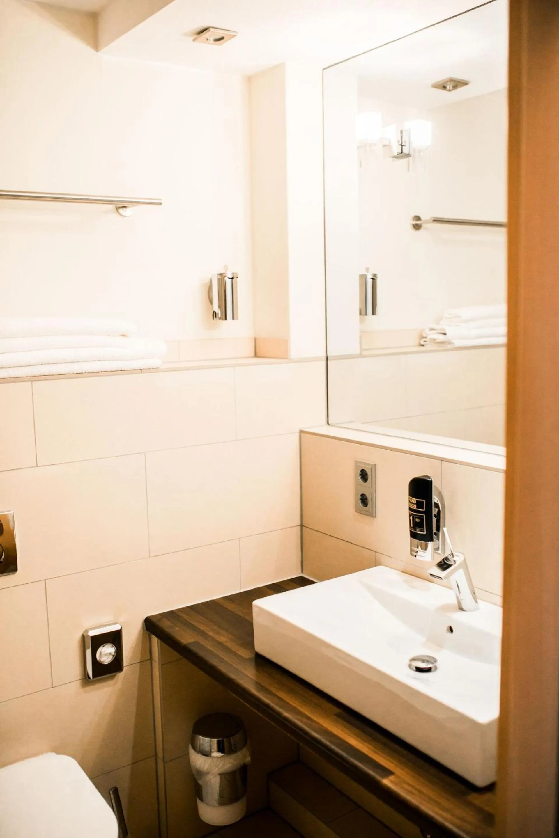 Bathroom in Wiechmanns Weserhotel