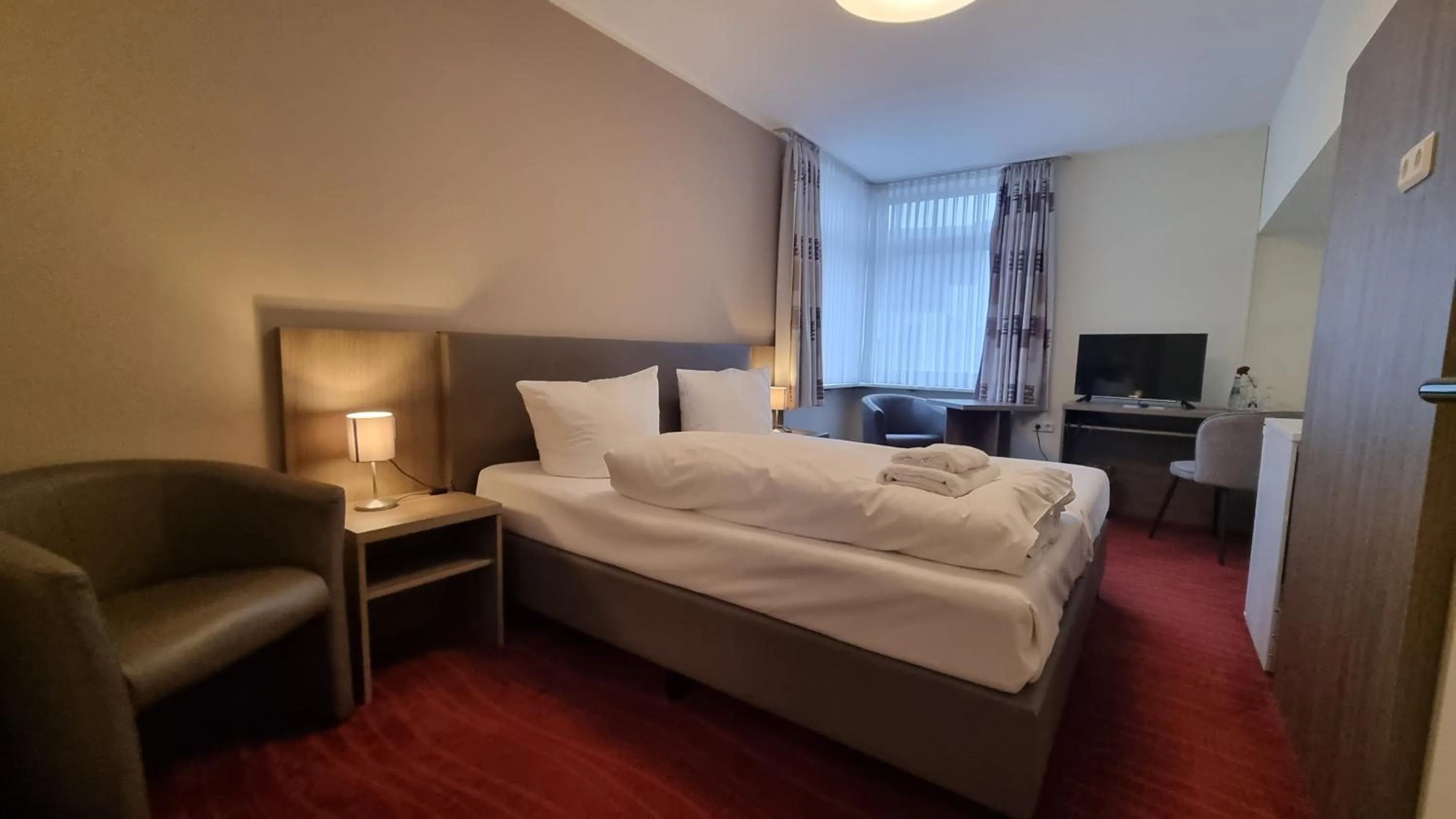 Bedroom, Bed in Wiechmanns Weserhotel