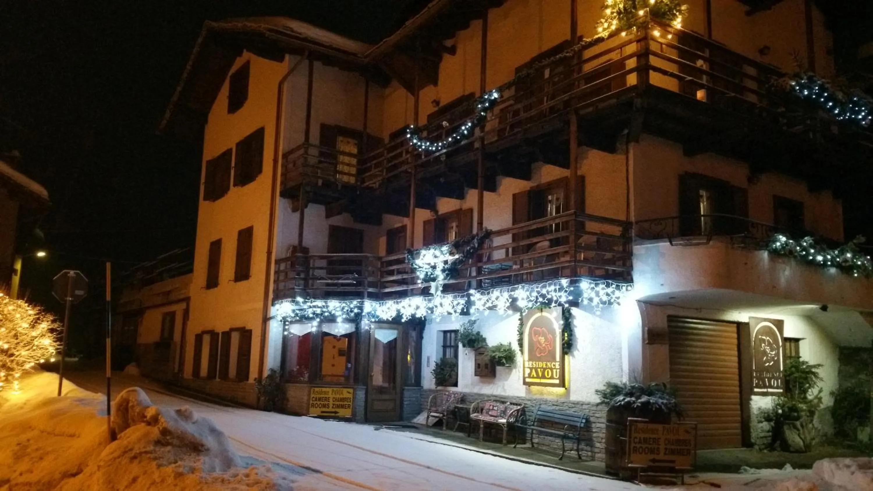 Facade/entrance in Residence Pavou