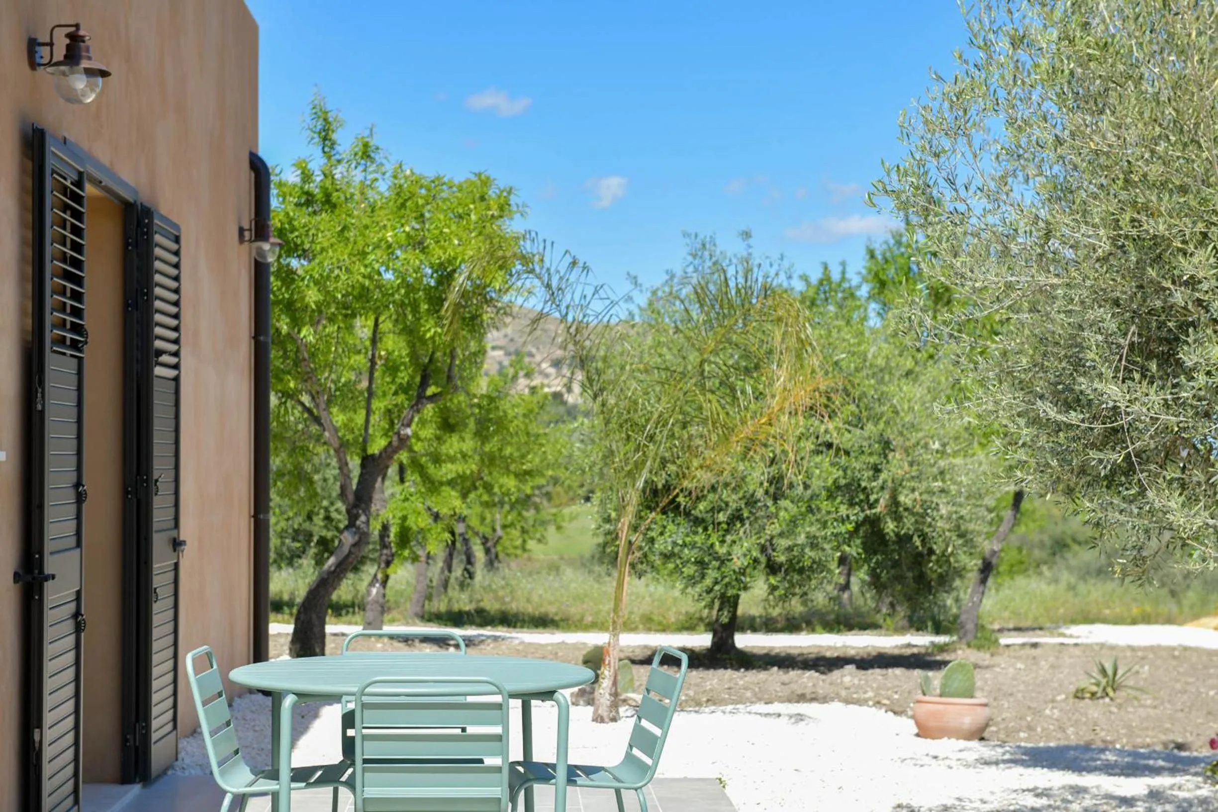 Patio in LUCCICAMARE family-run BeB