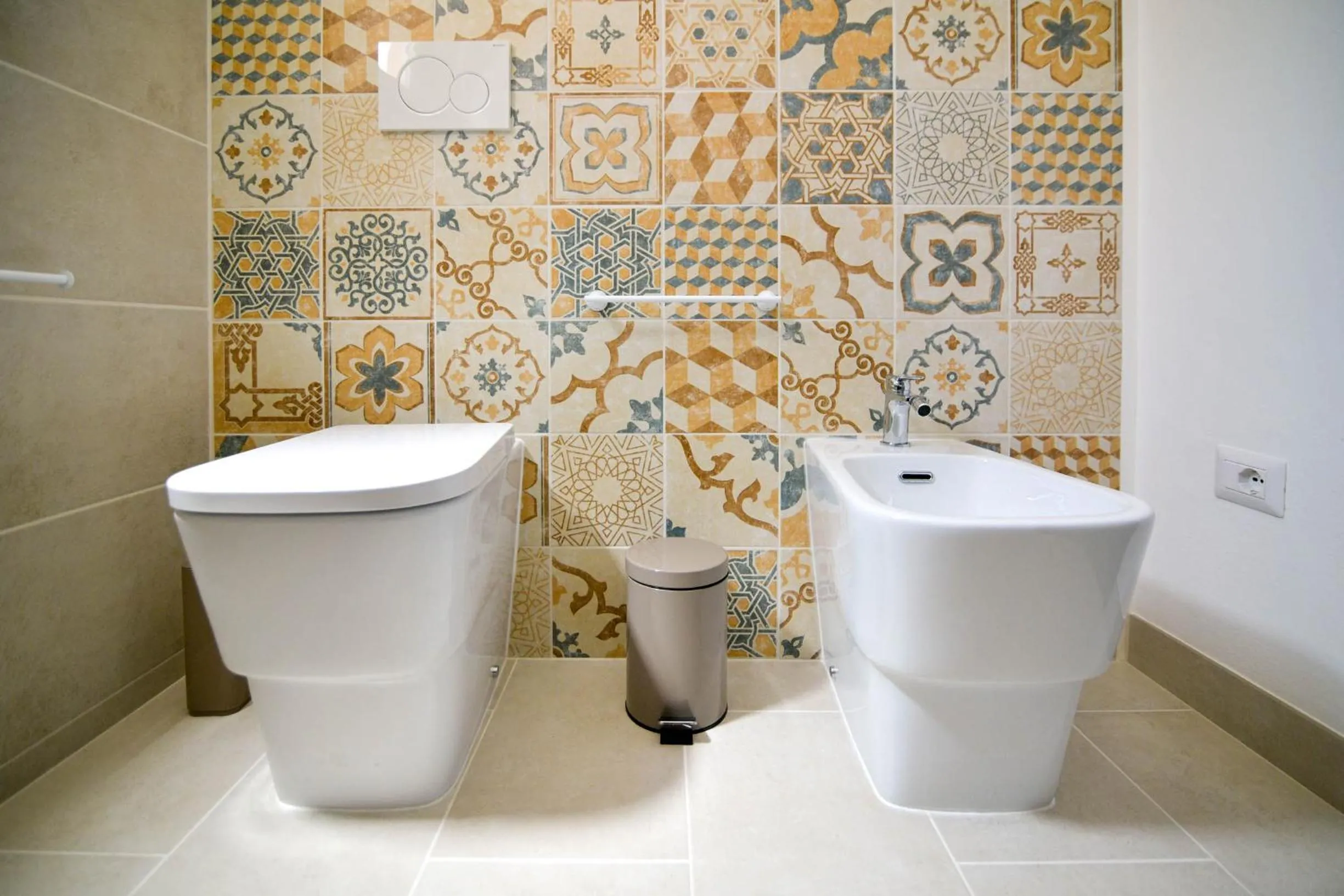 Bathroom in LUCCICAMARE family-run BeB