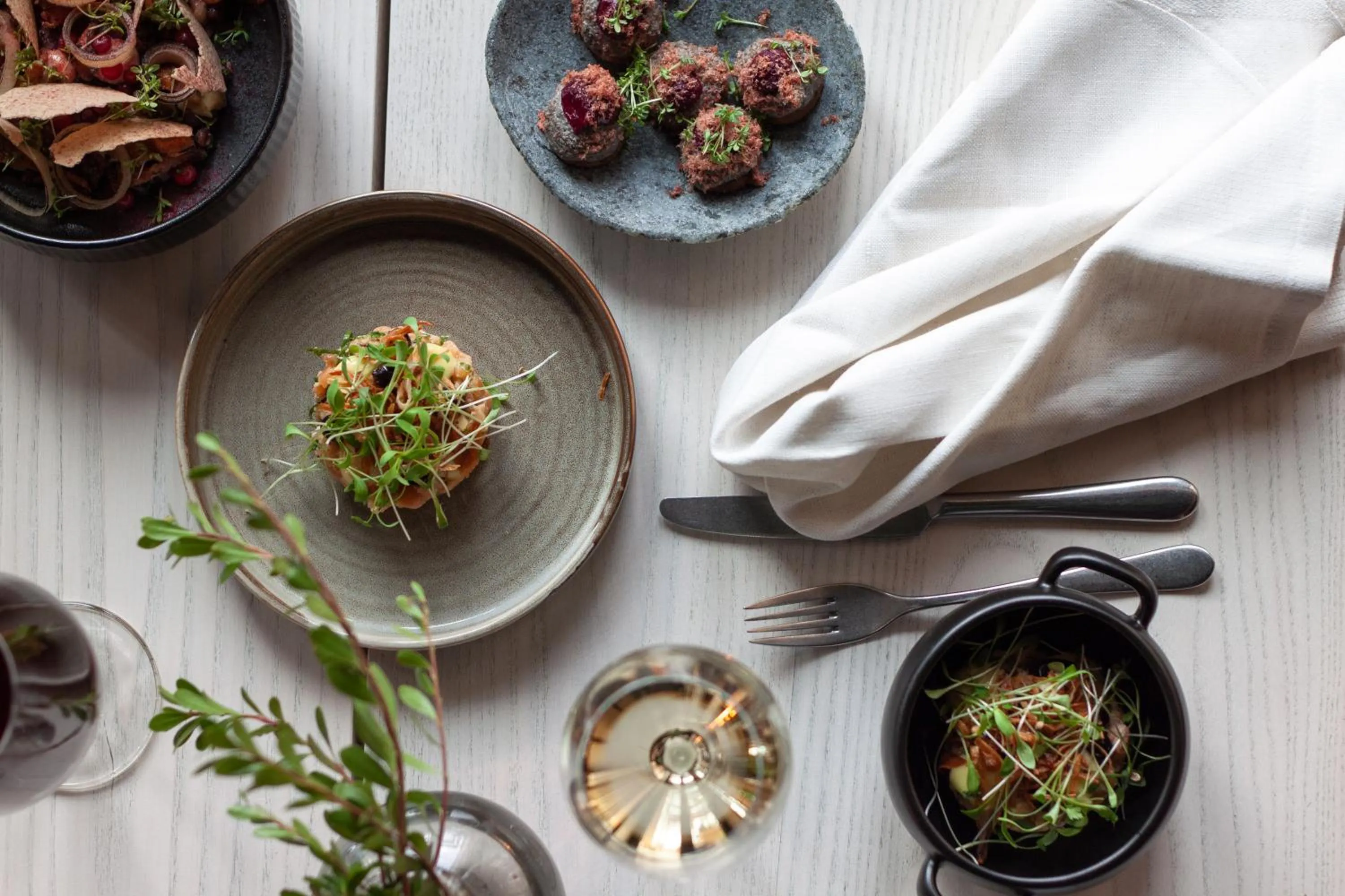 Restaurant/places to eat in The Wood Hotel by Elite