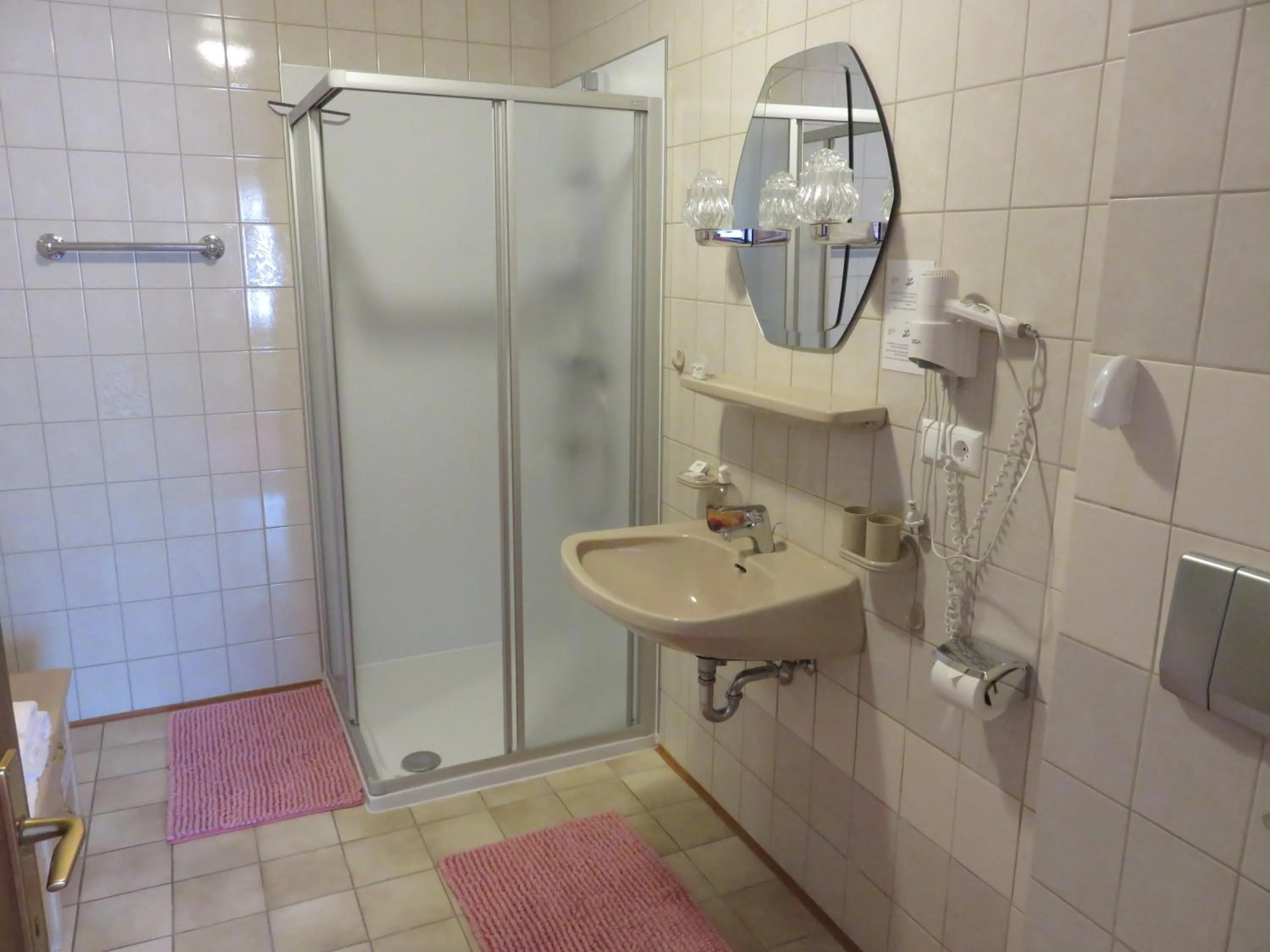 Shower in Haus Elena