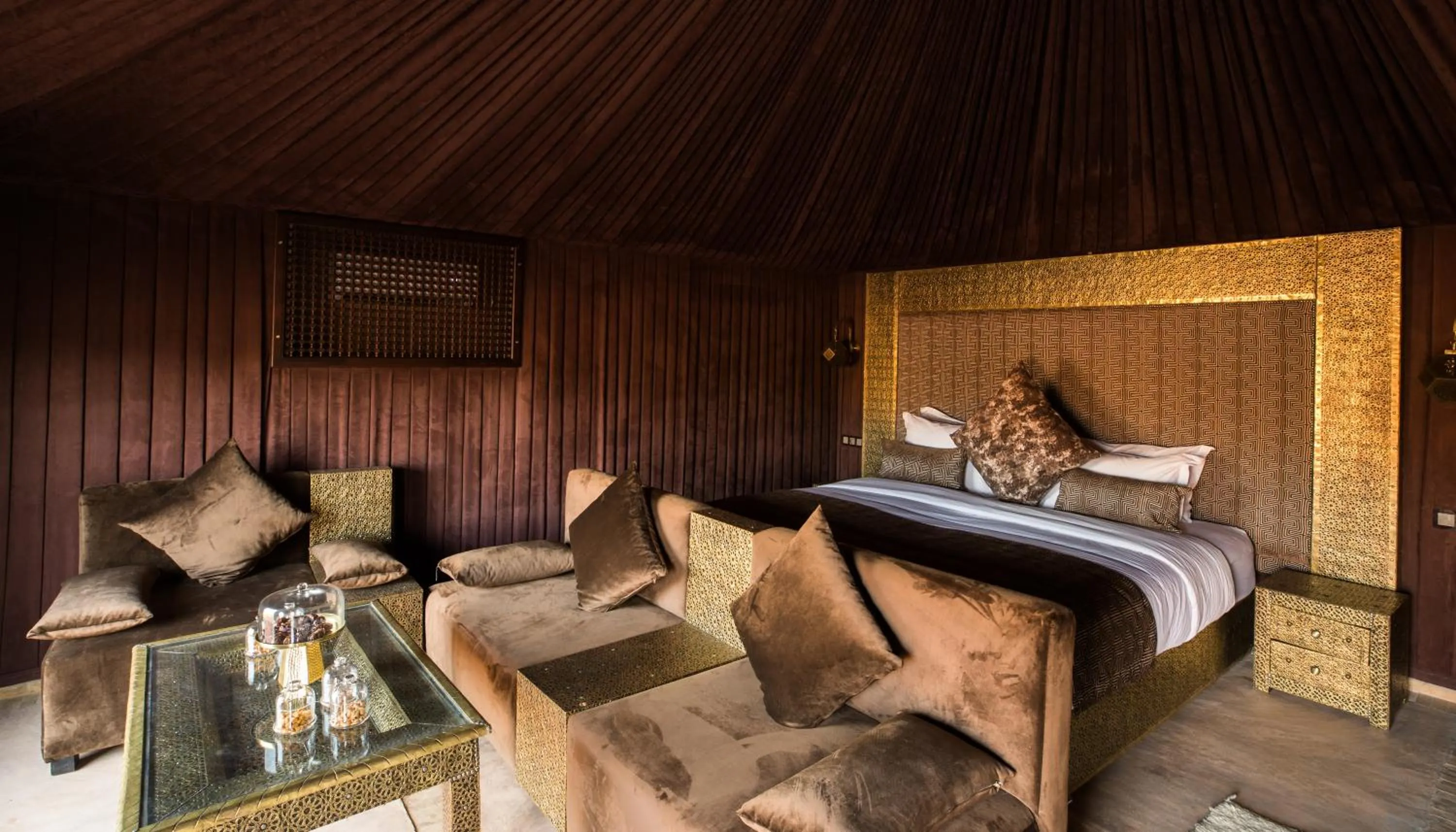 Bed in Kalyptus Luxury Camp