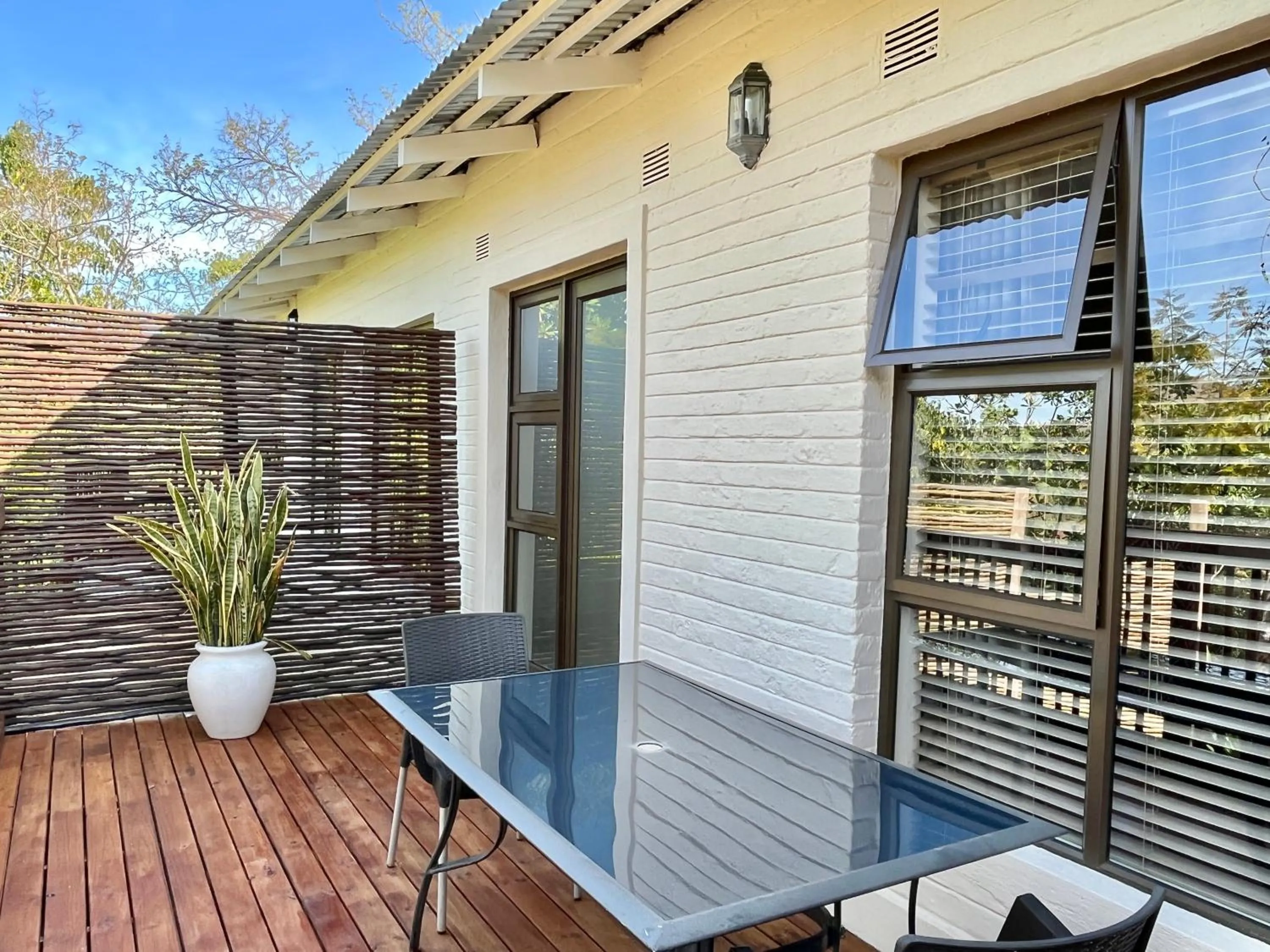 Bushbaby Valley Lodge