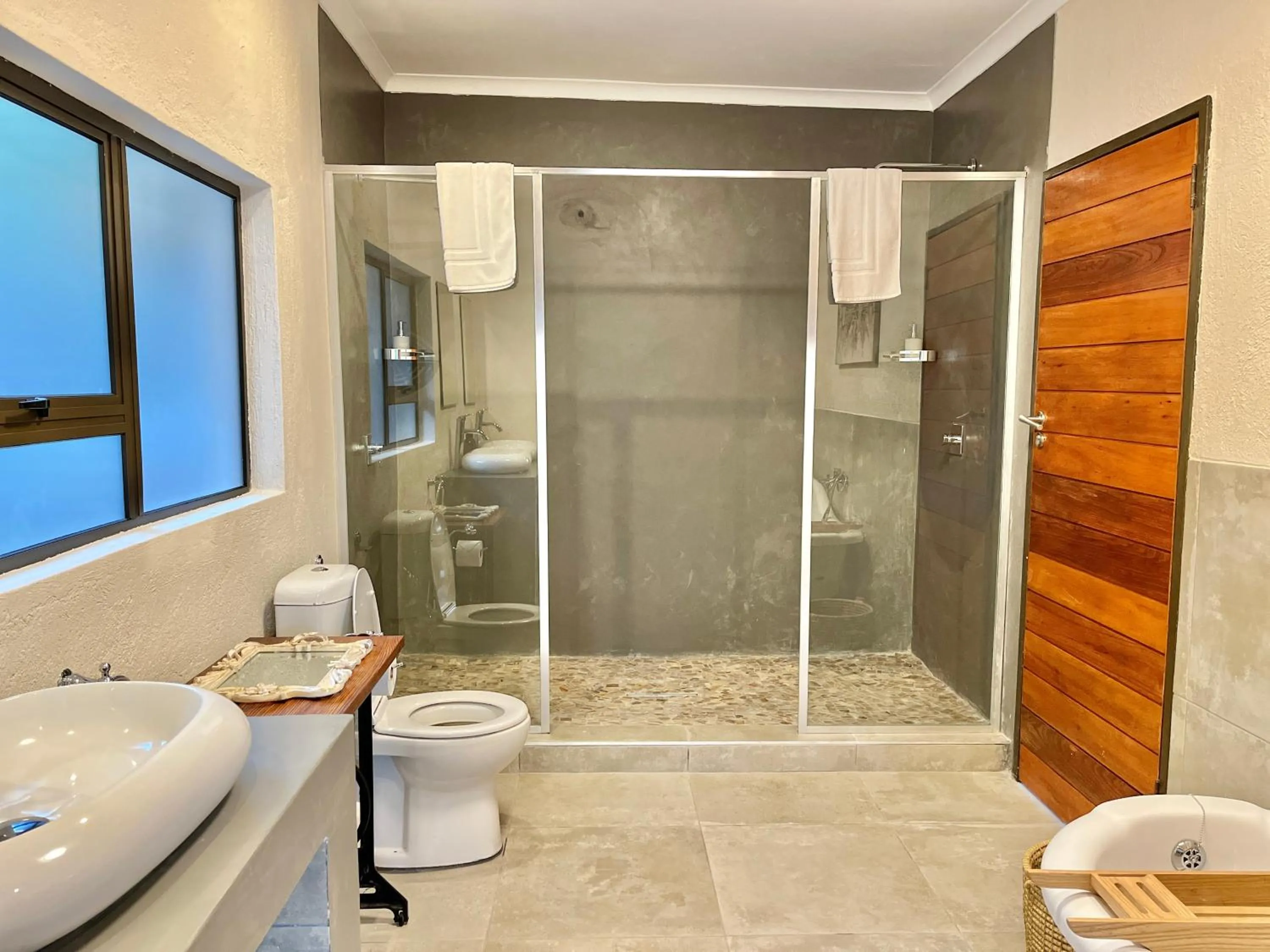 Bushbaby Valley Lodge