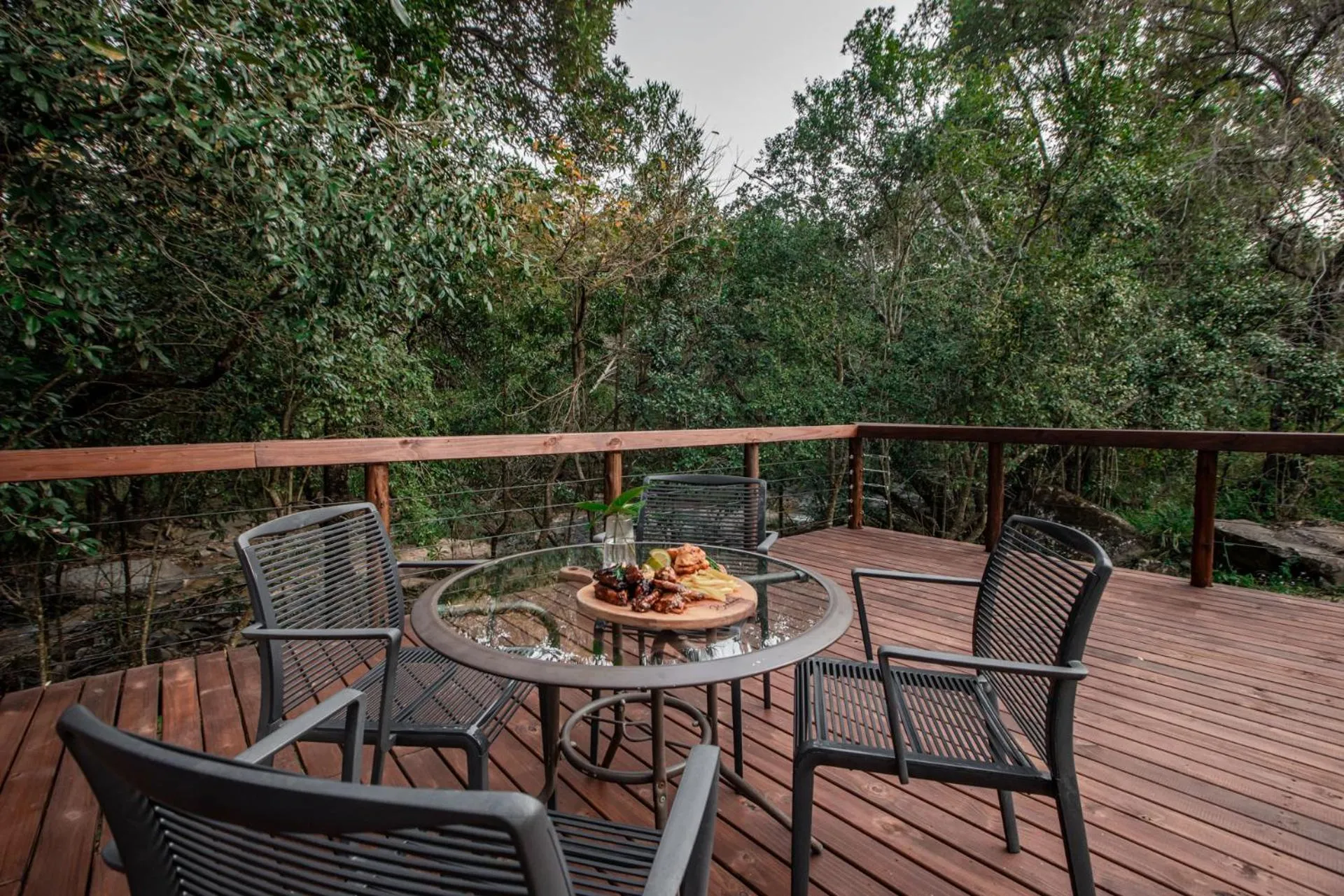 Bushbaby Valley Lodge