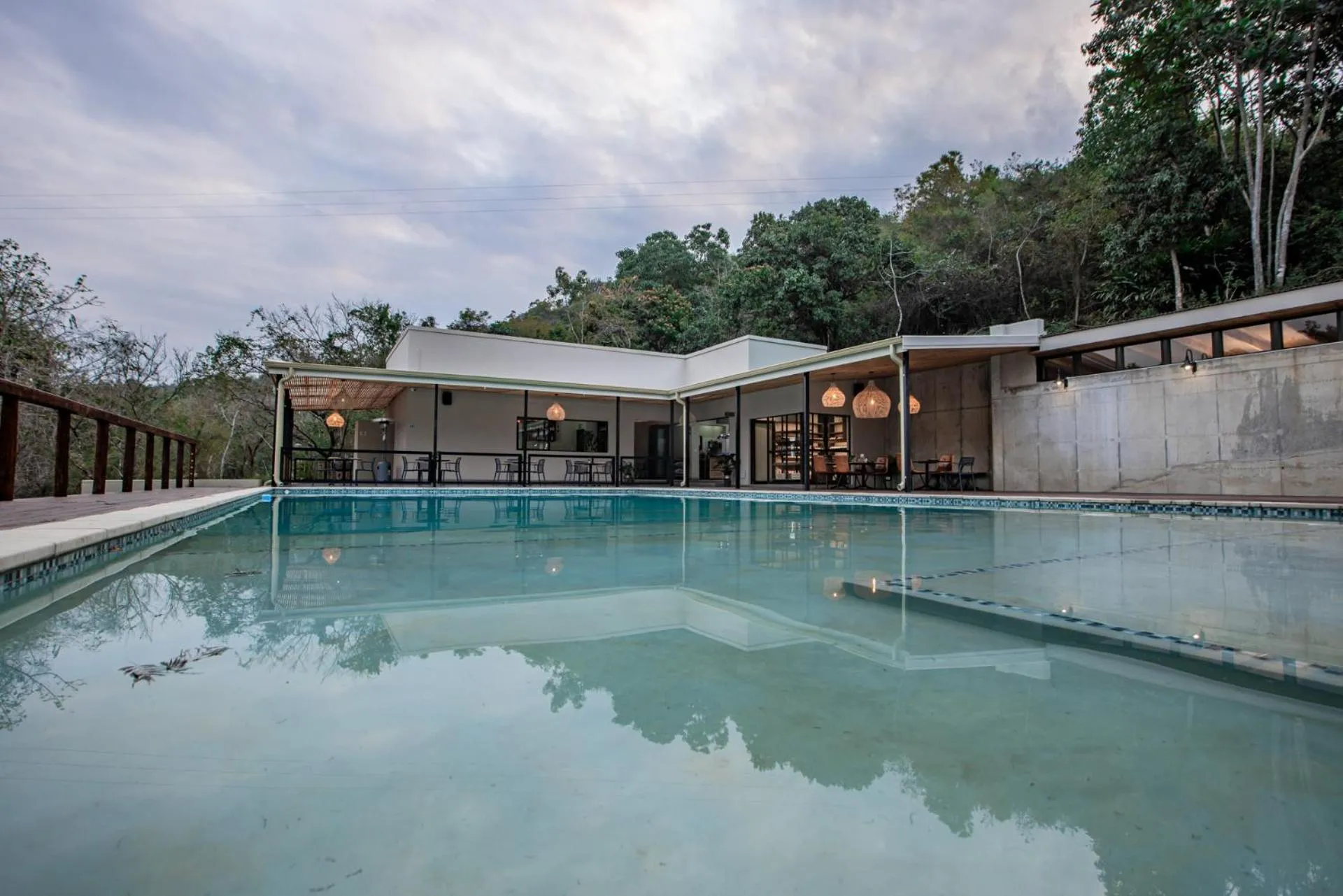 Bushbaby Valley Lodge