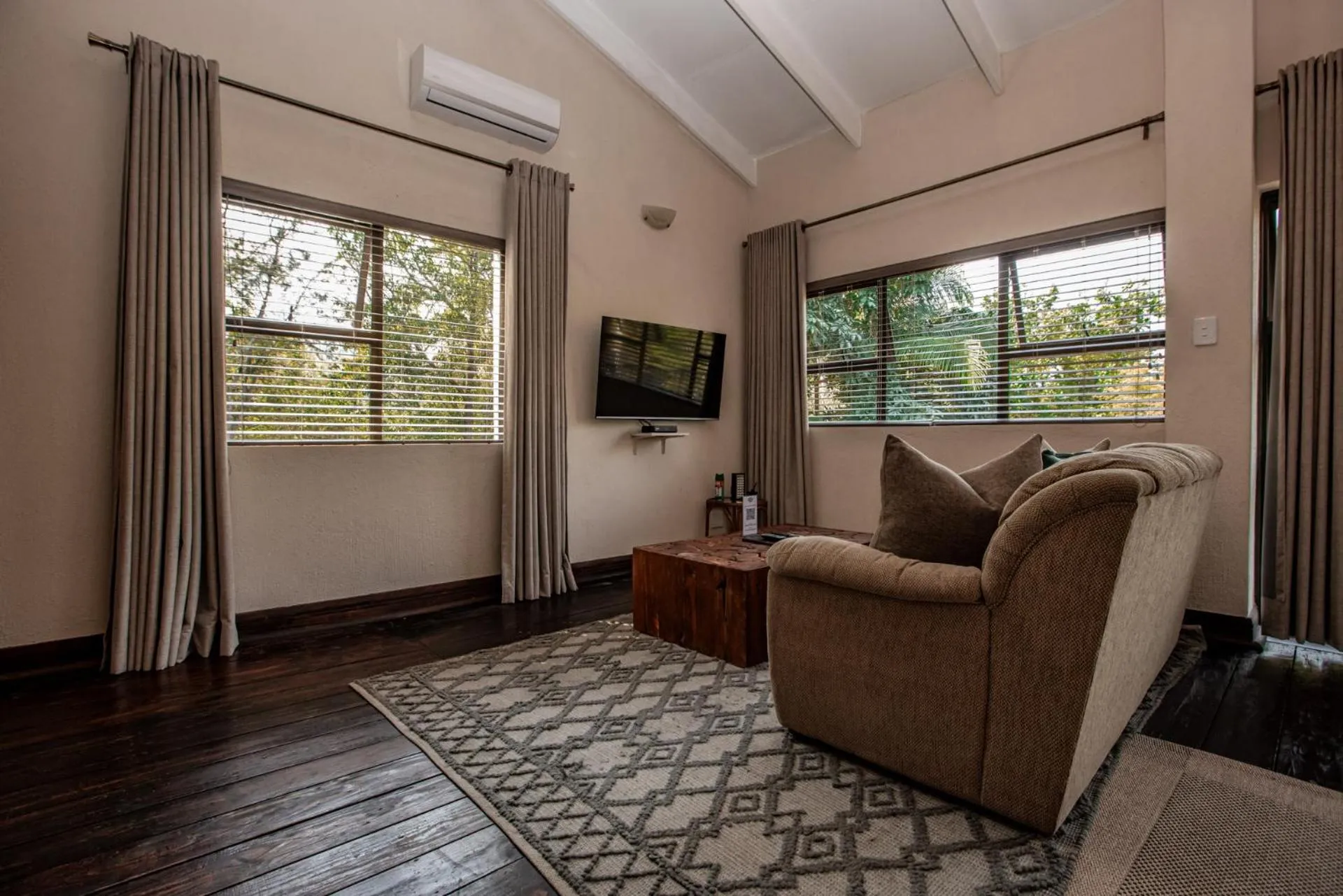 Bushbaby Valley Lodge