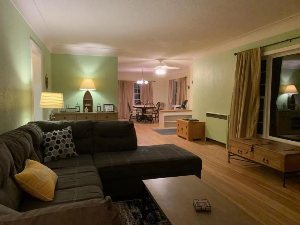 Riverside Point Resort