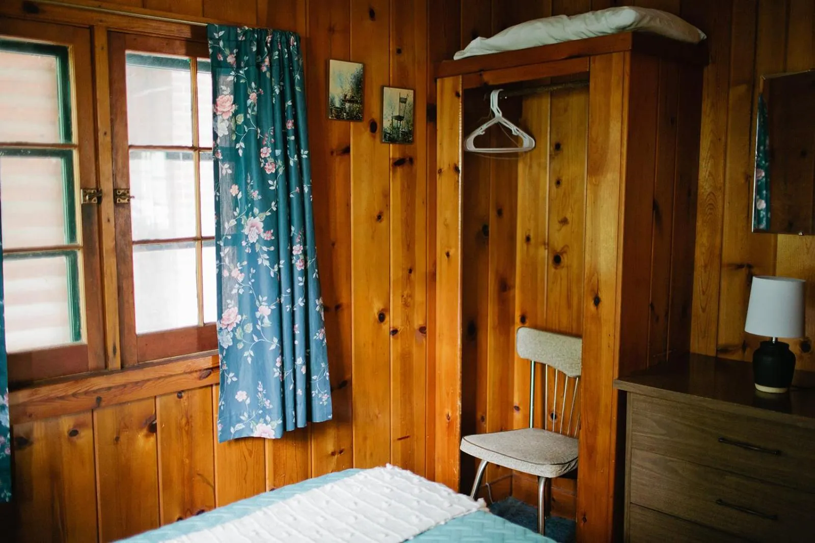 Bed in Riverside Point Resort