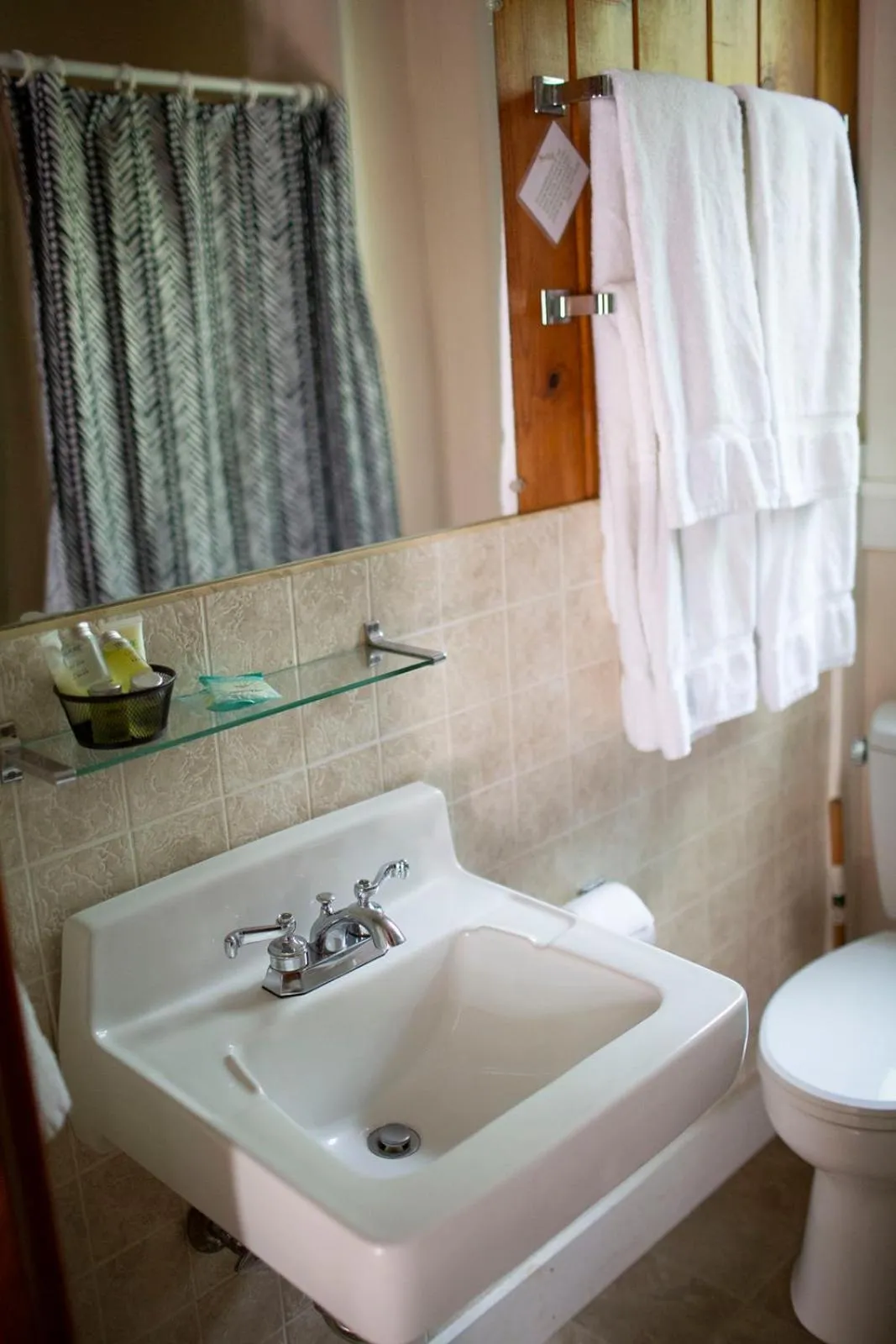 Bathroom in Riverside Point Resort