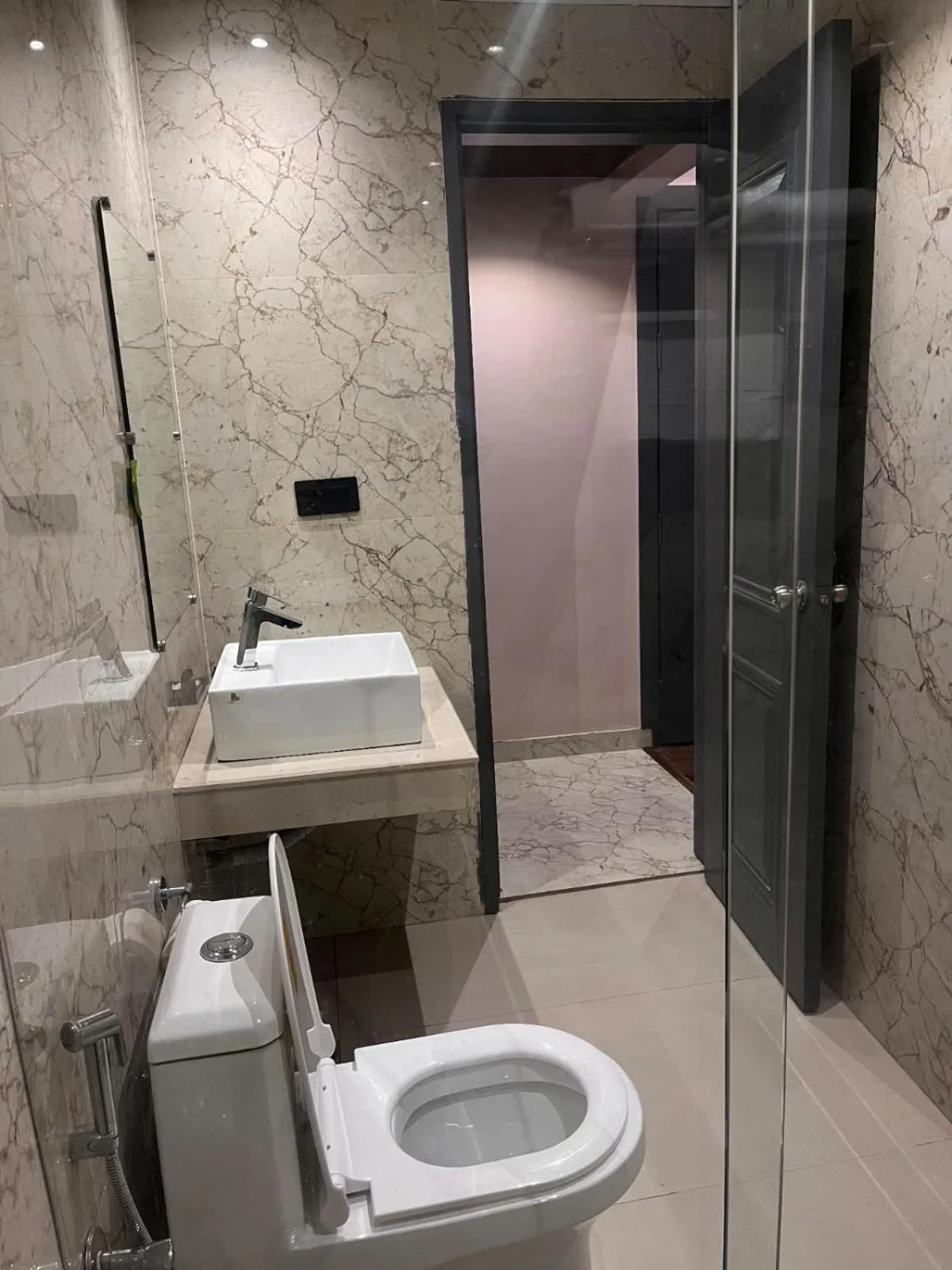 Toilet in Tivoli Royal Palace