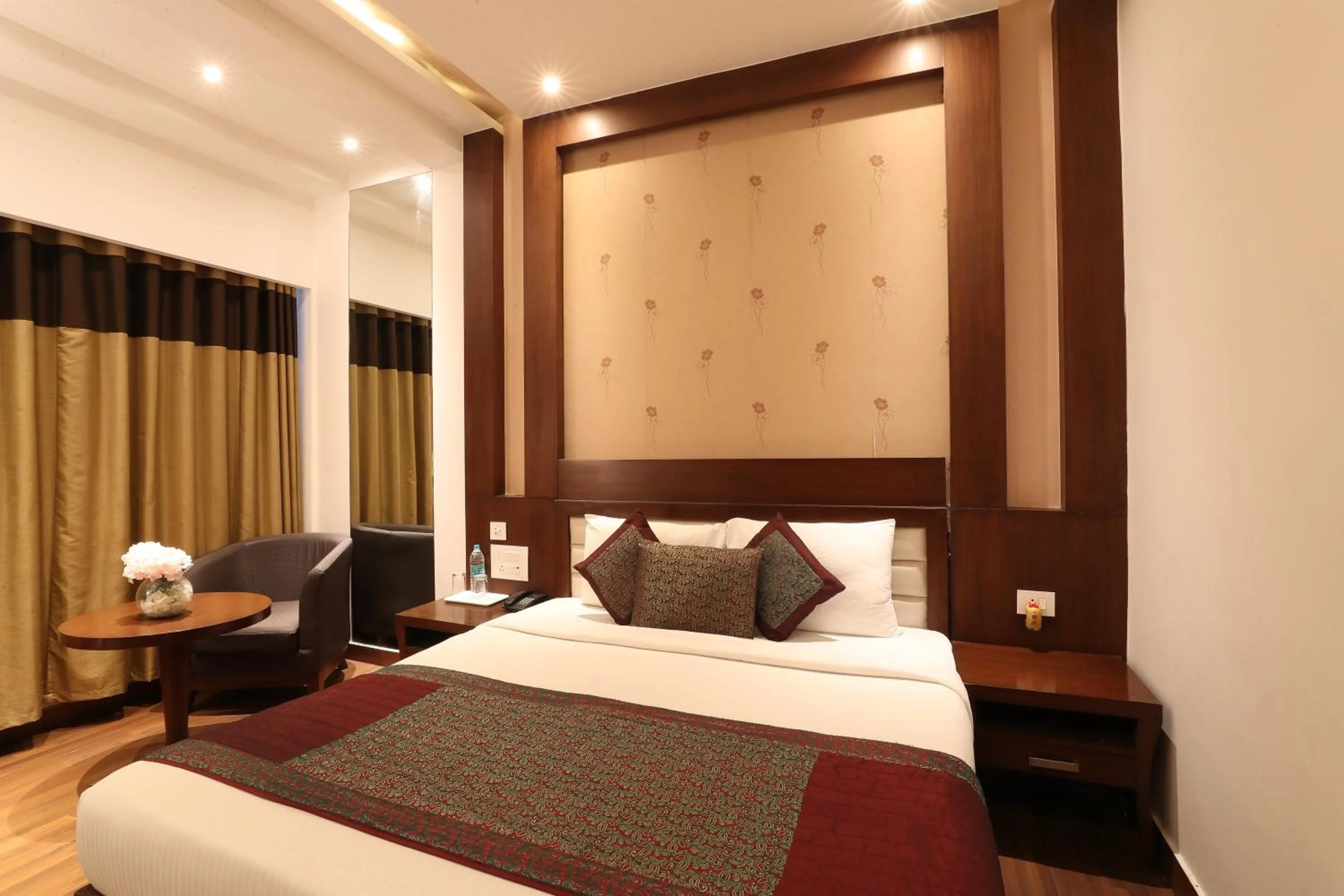 Bed in Tivoli Royal Palace