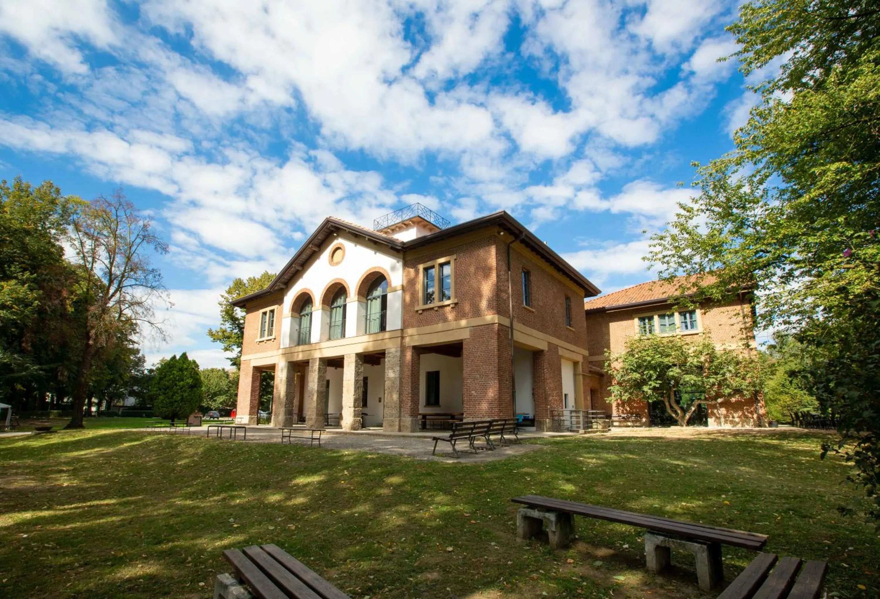 Property building in B&B e Ostello, Parco di Monza, CASCINA COSTA ALTA