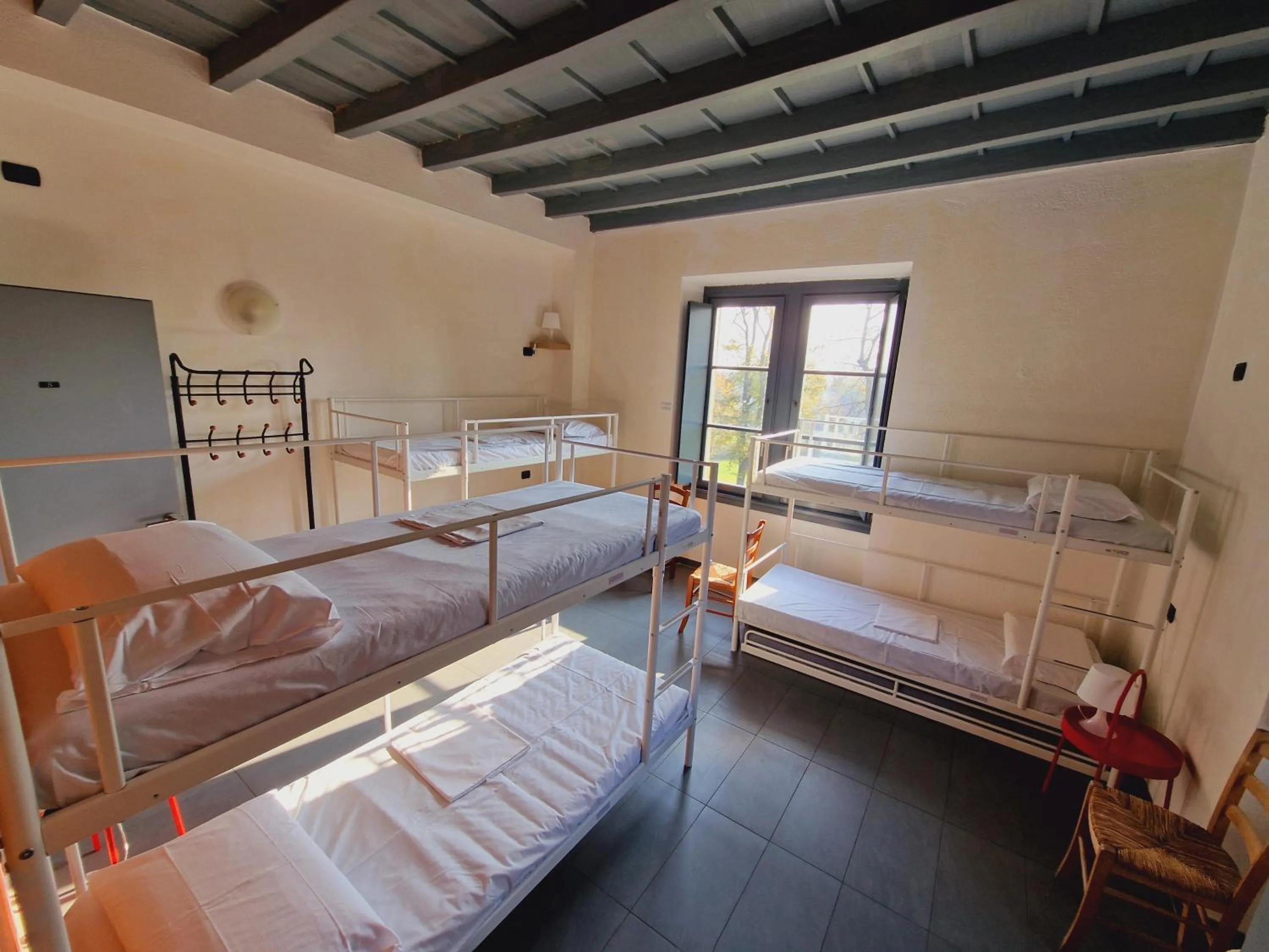 Bed in B&B e Ostello, Parco di Monza, CASCINA COSTA ALTA