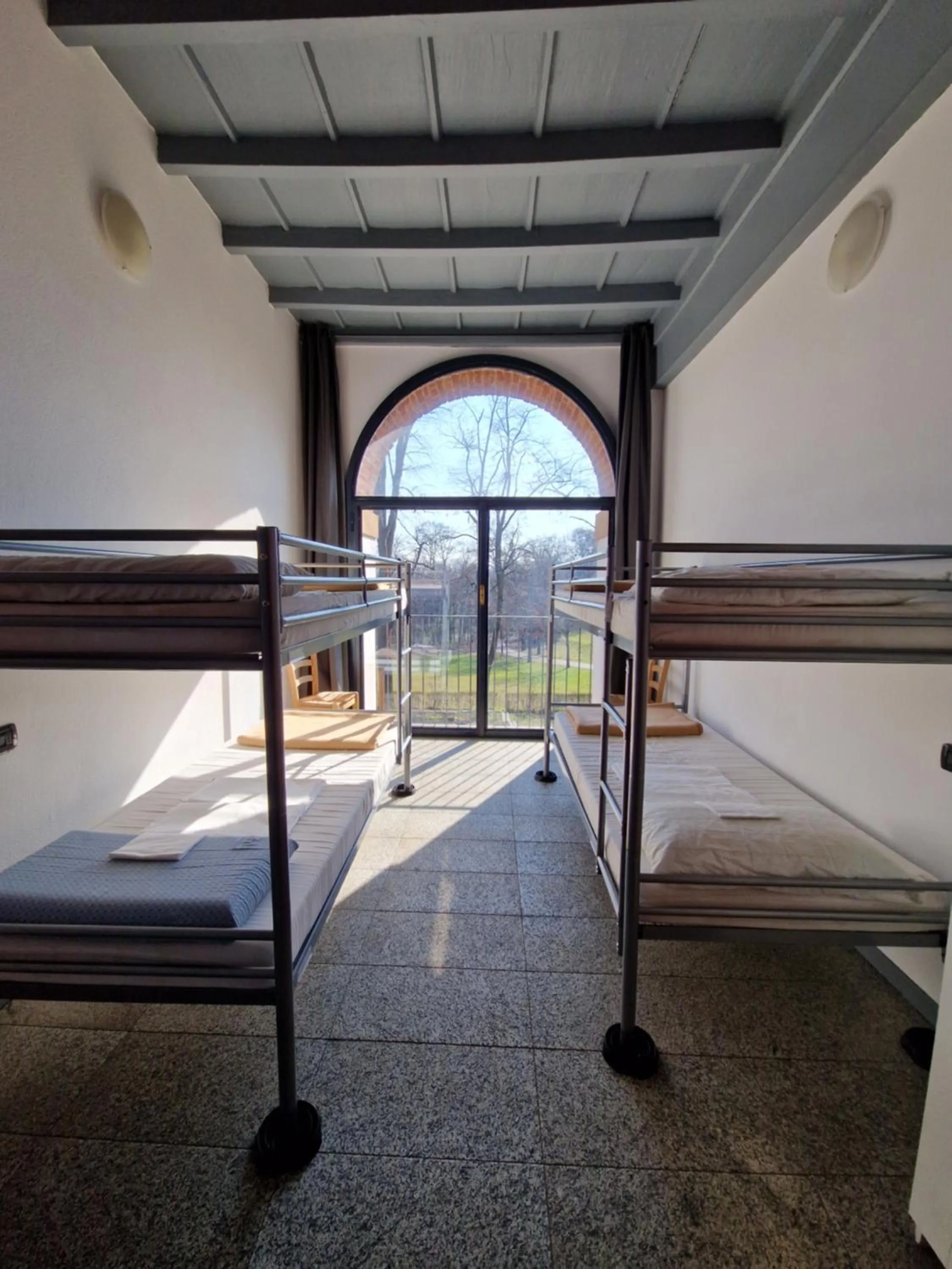 Bed in B&B e Ostello, Parco di Monza, CASCINA COSTA ALTA