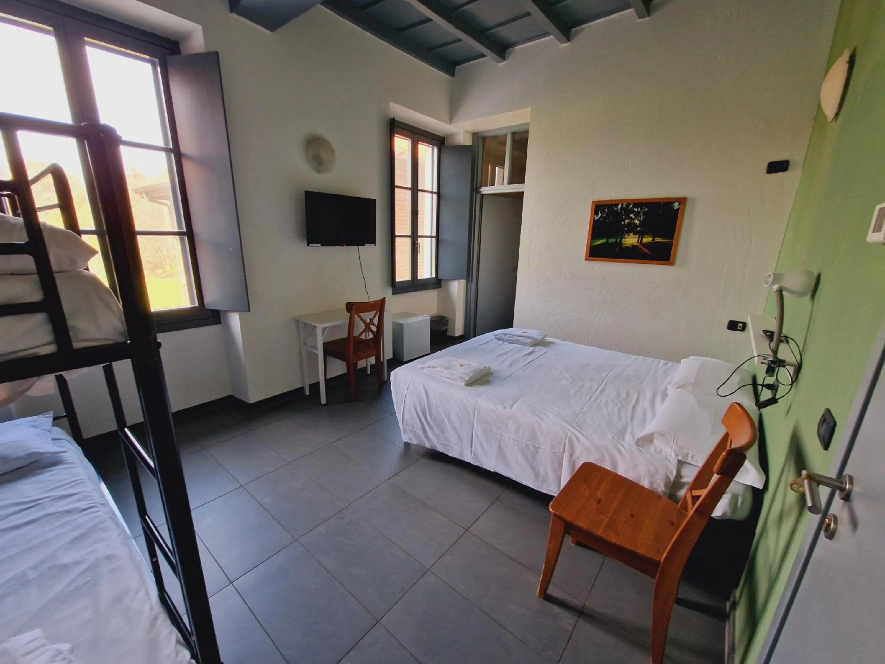 Bed in B&B e Ostello, Parco di Monza, CASCINA COSTA ALTA