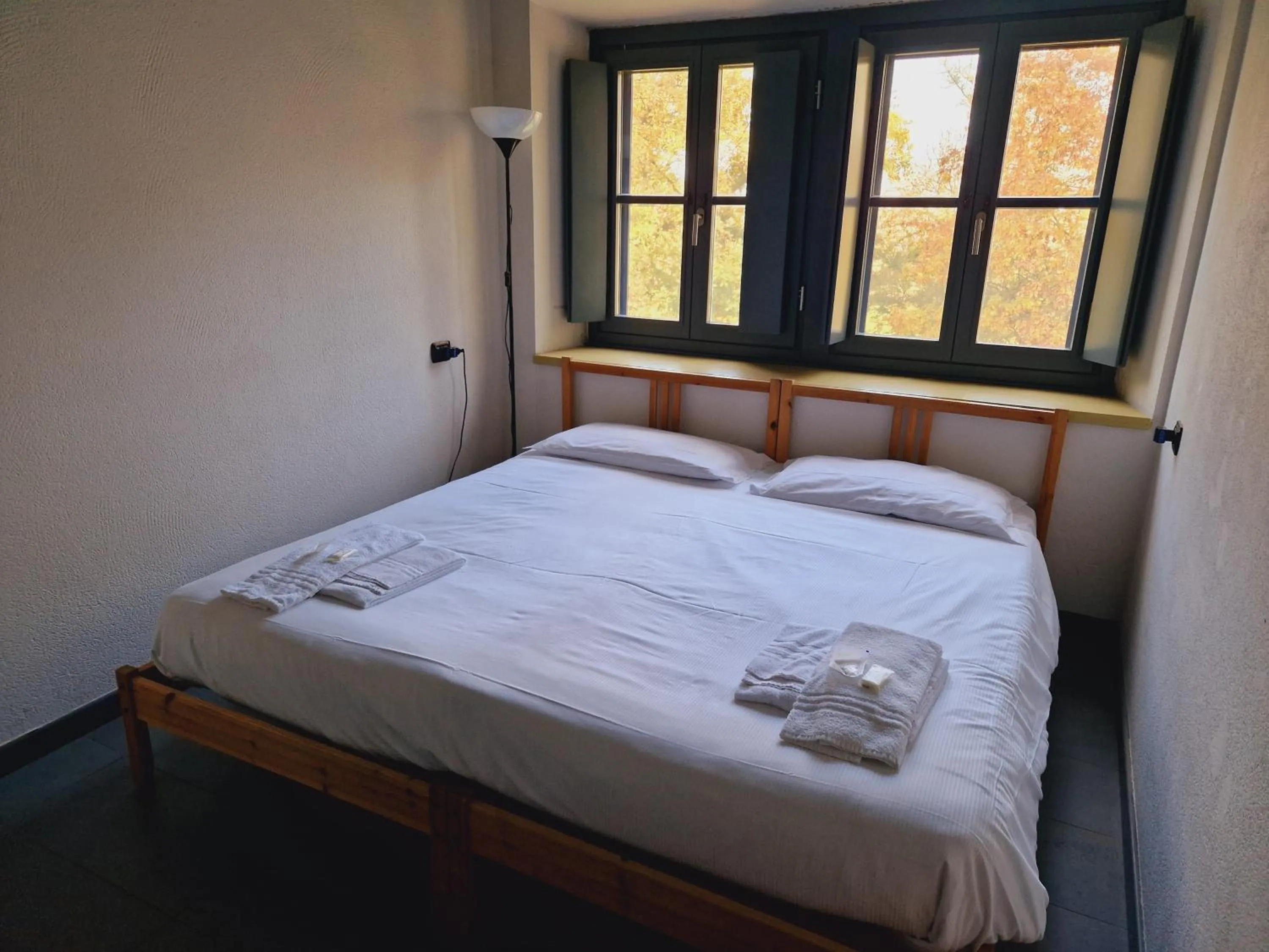 Bed in B&B e Ostello, Parco di Monza, CASCINA COSTA ALTA