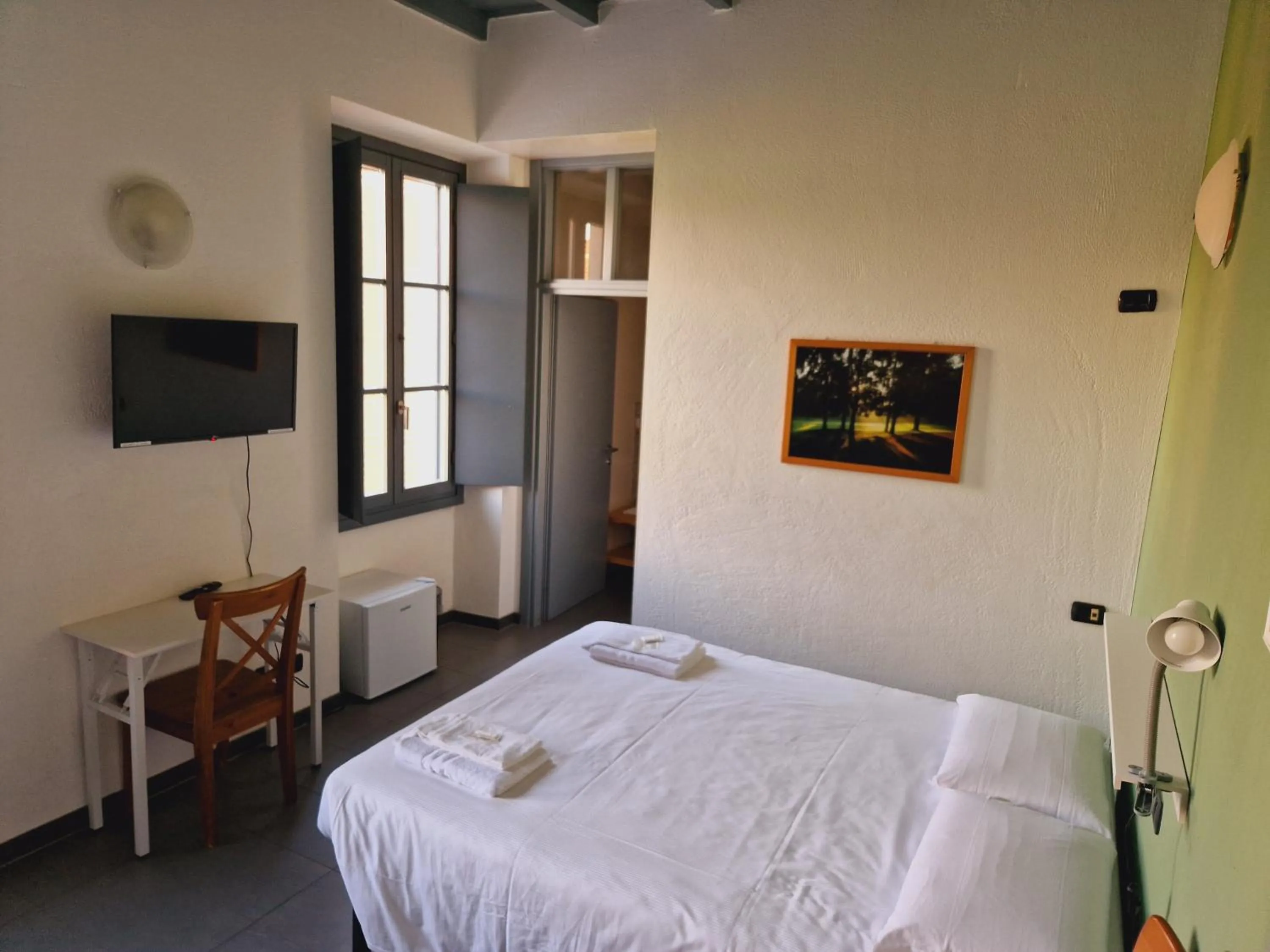 Bed in B&B e Ostello, Parco di Monza, CASCINA COSTA ALTA