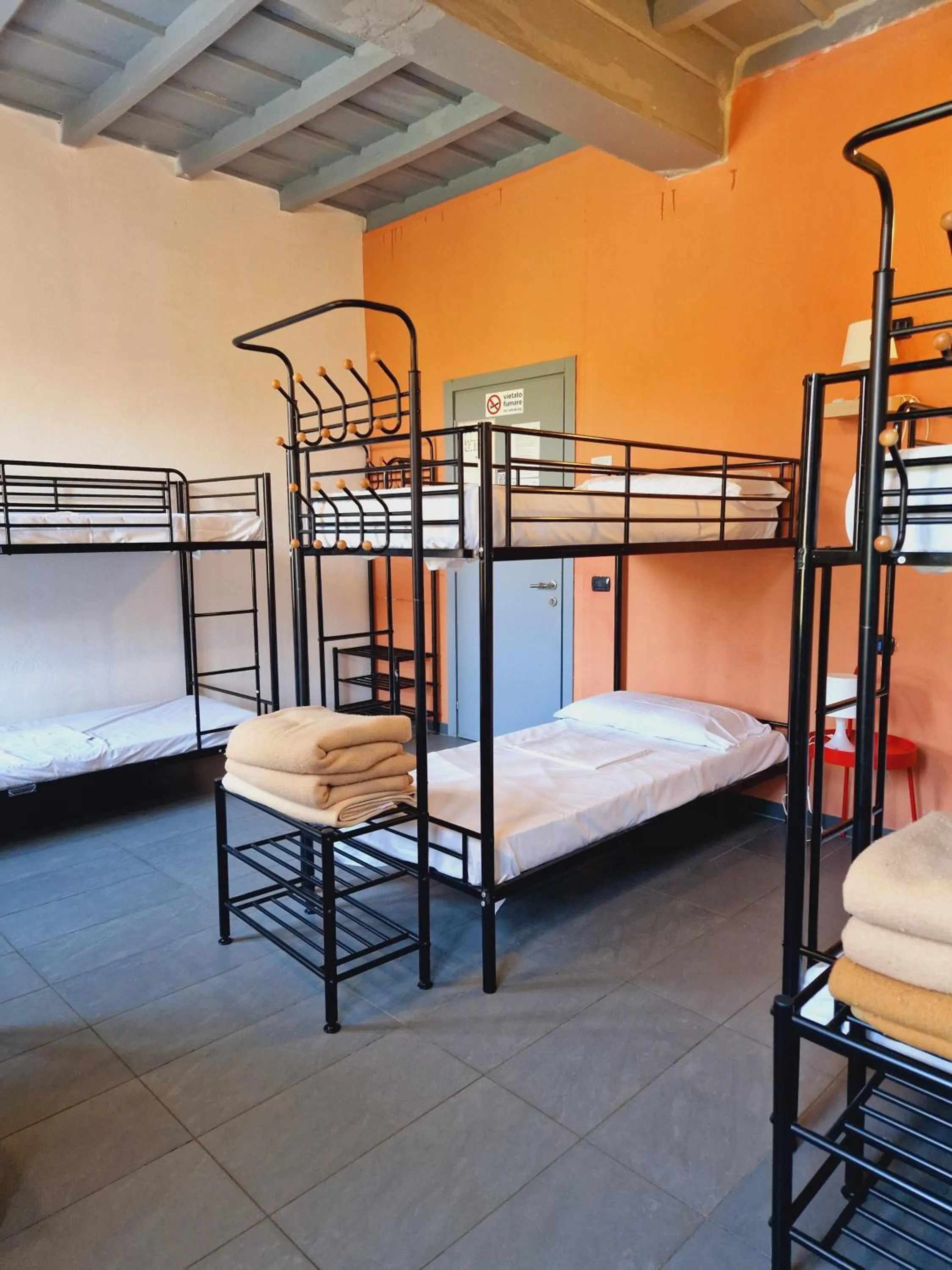 Bed in B&B e Ostello, Parco di Monza, CASCINA COSTA ALTA