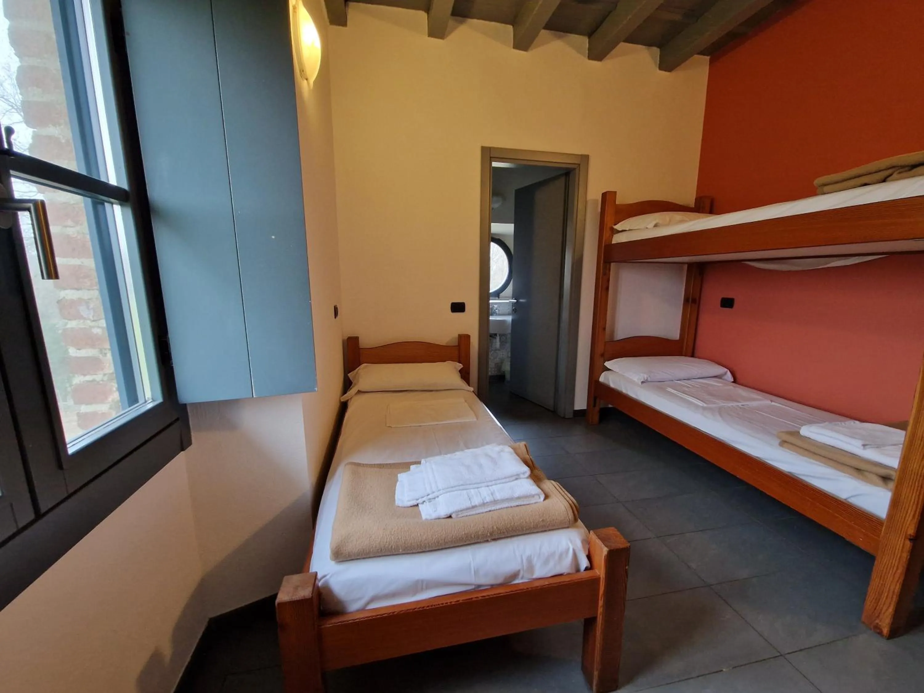 Bed in B&B e Ostello, Parco di Monza, CASCINA COSTA ALTA