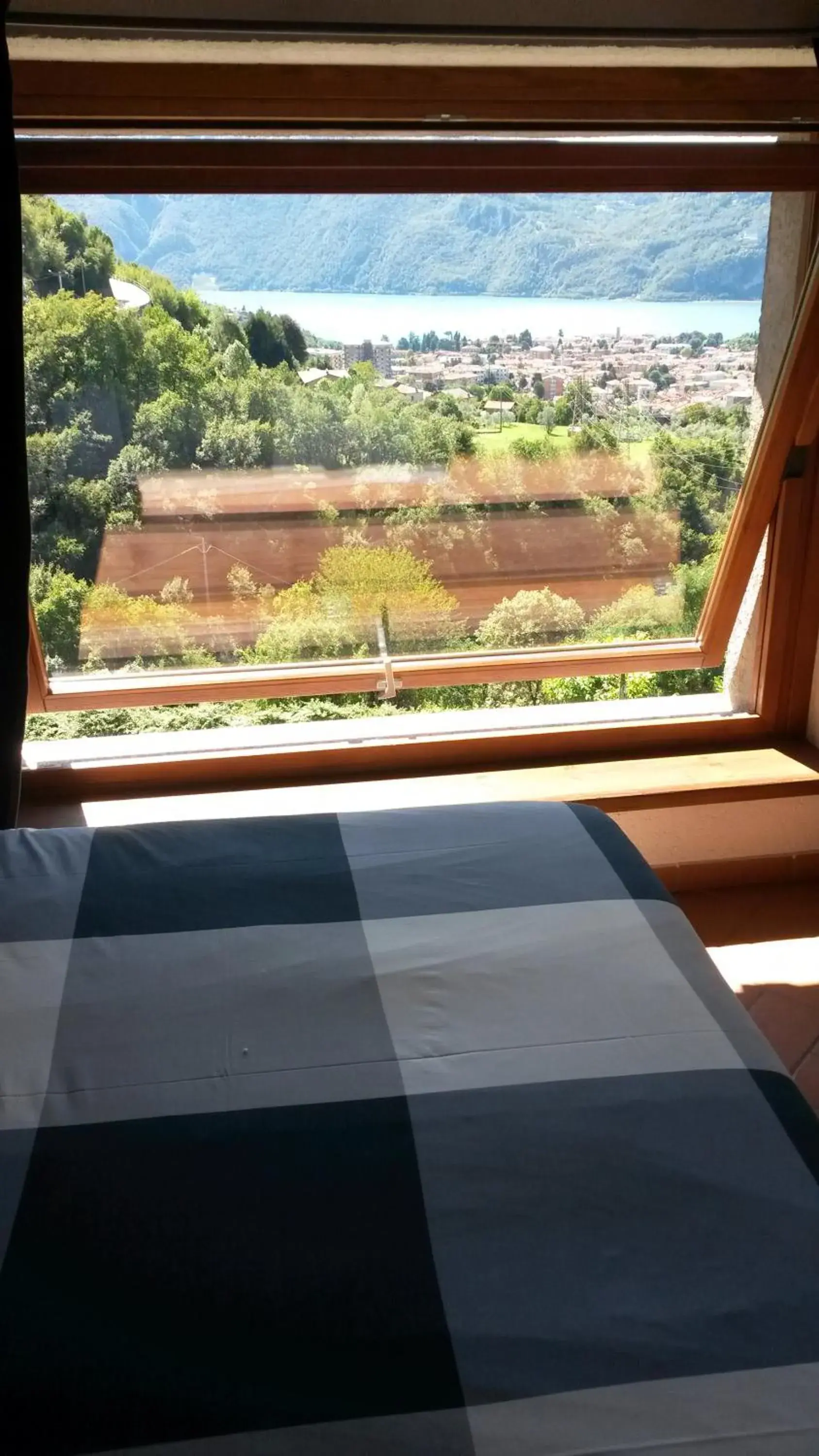 Small Double Room with Lake View - single occupancy in Agriturismo Crotto Di Somana Small Double Room with Lake View - single occupancy in Agriturismo Crotto Di Somana