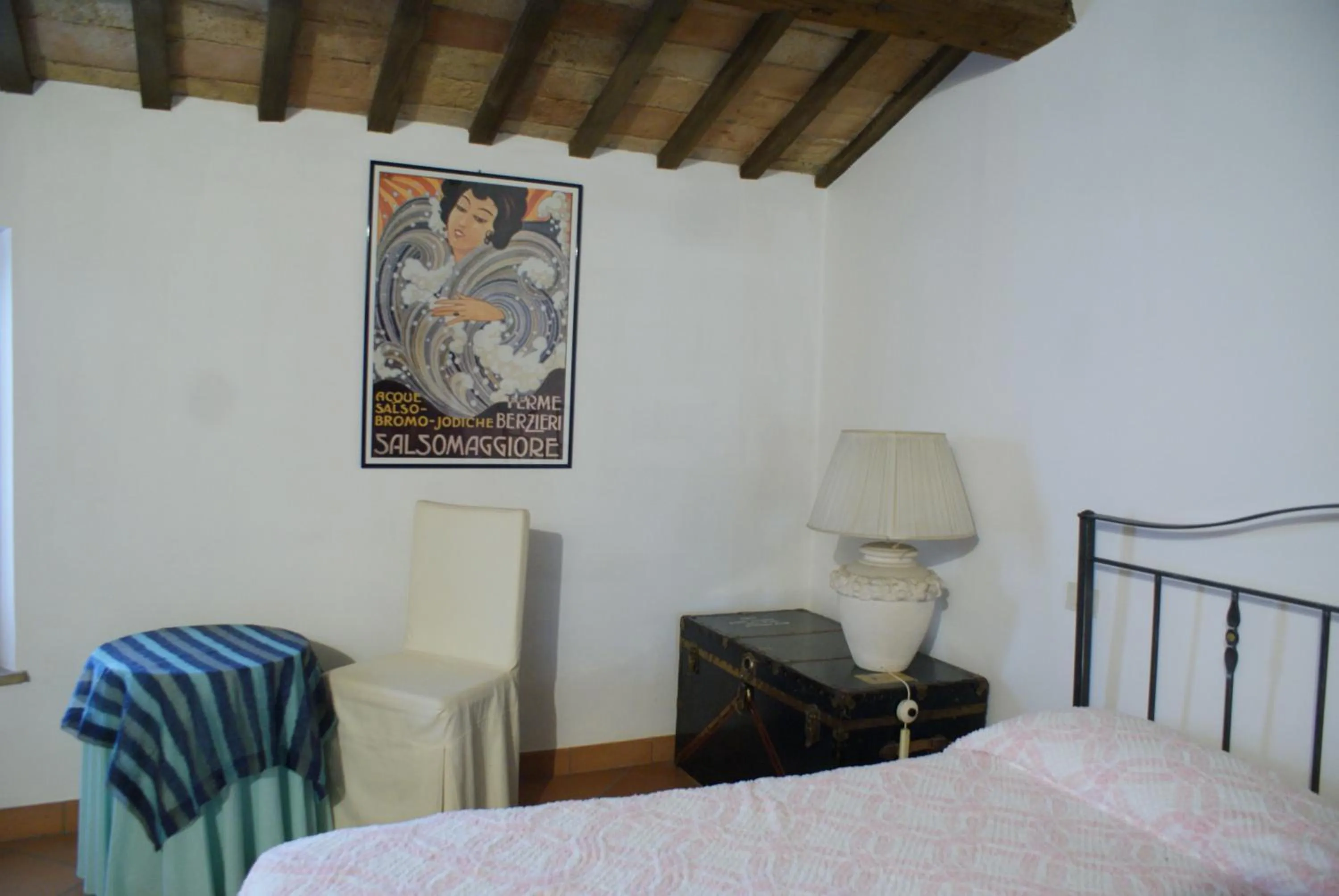 Decorative detail, Bed in B&B Salvarosa