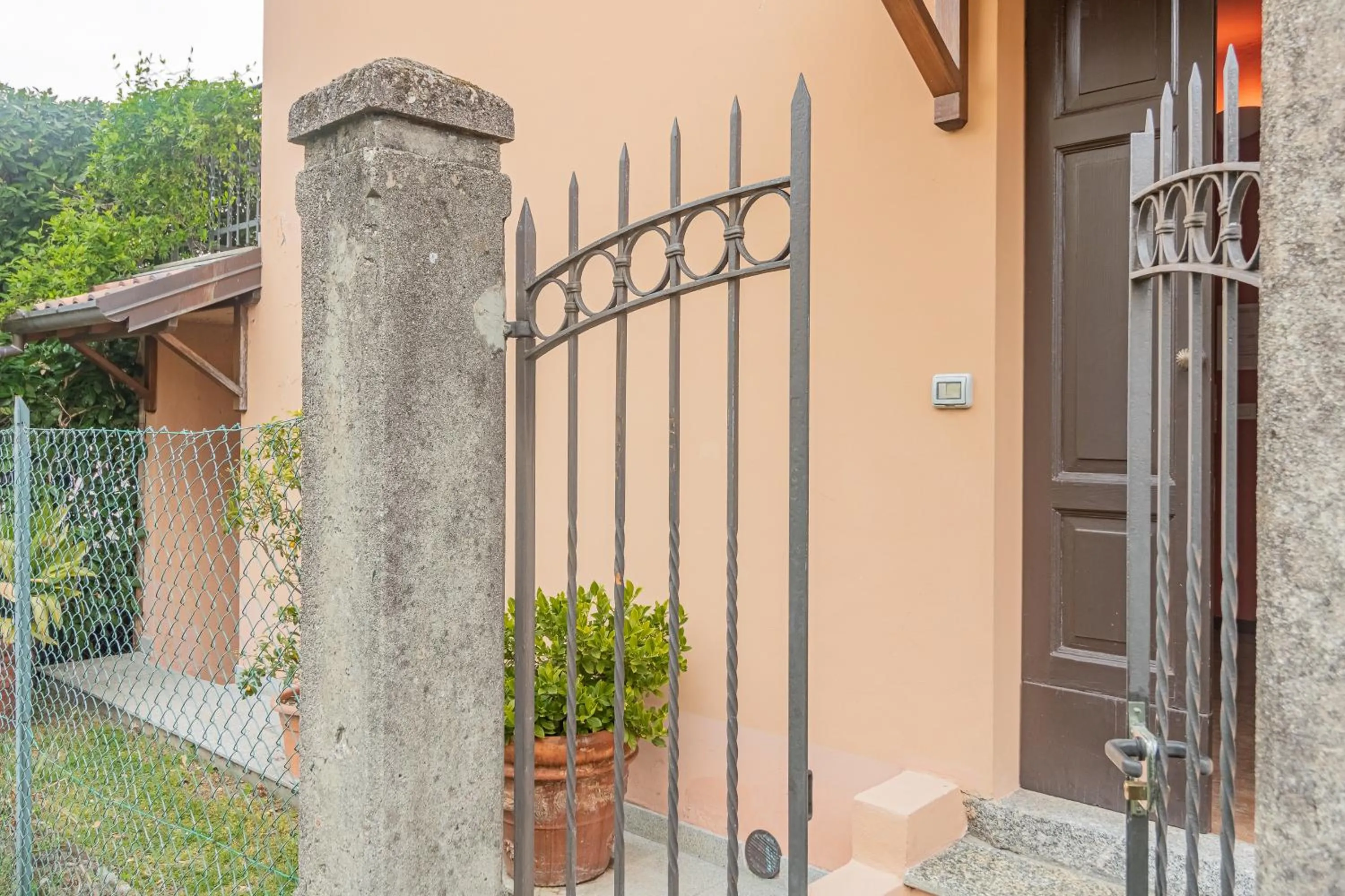Pescallo Garden Retreat