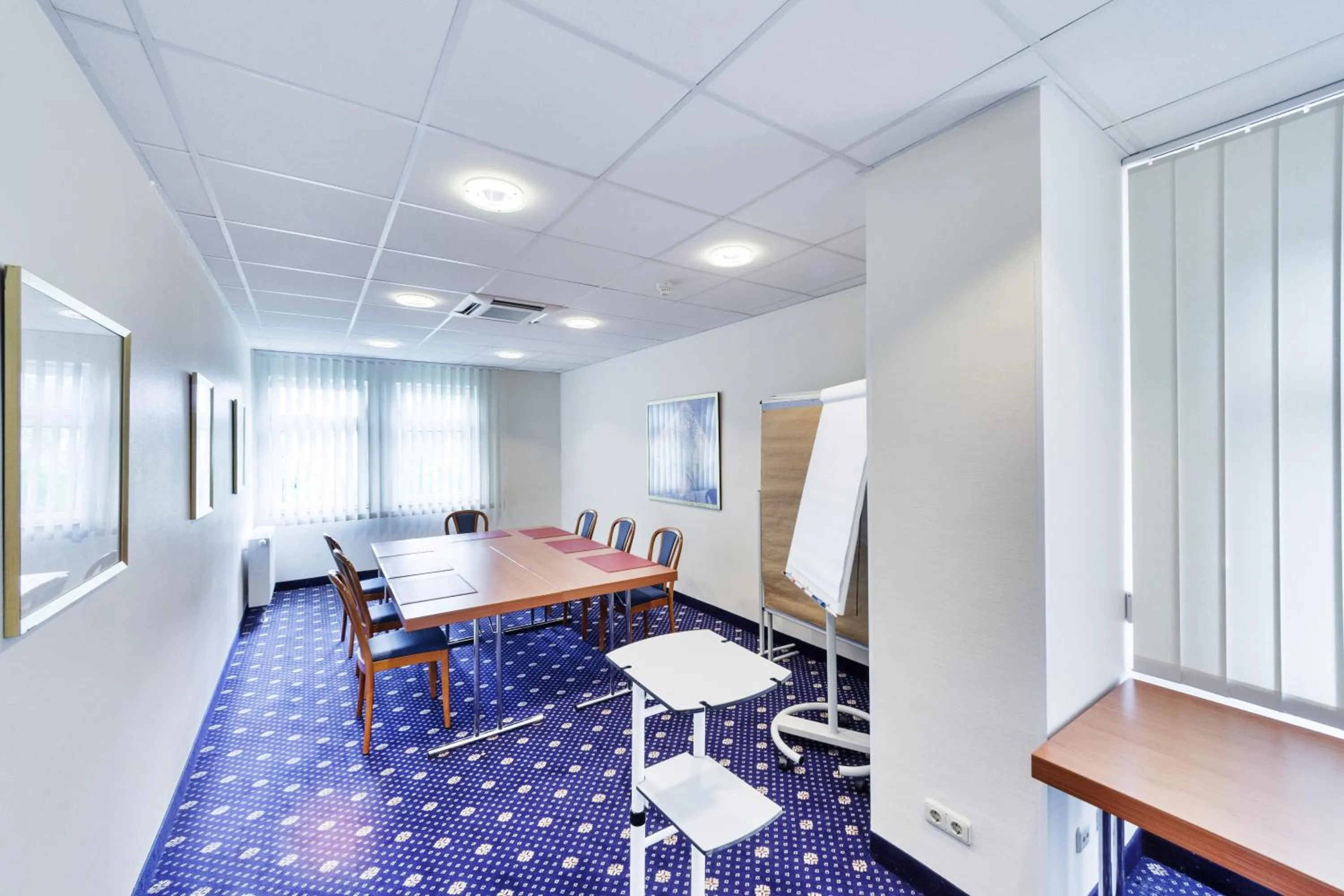 Business facilities in Trans World Hotel Columbus