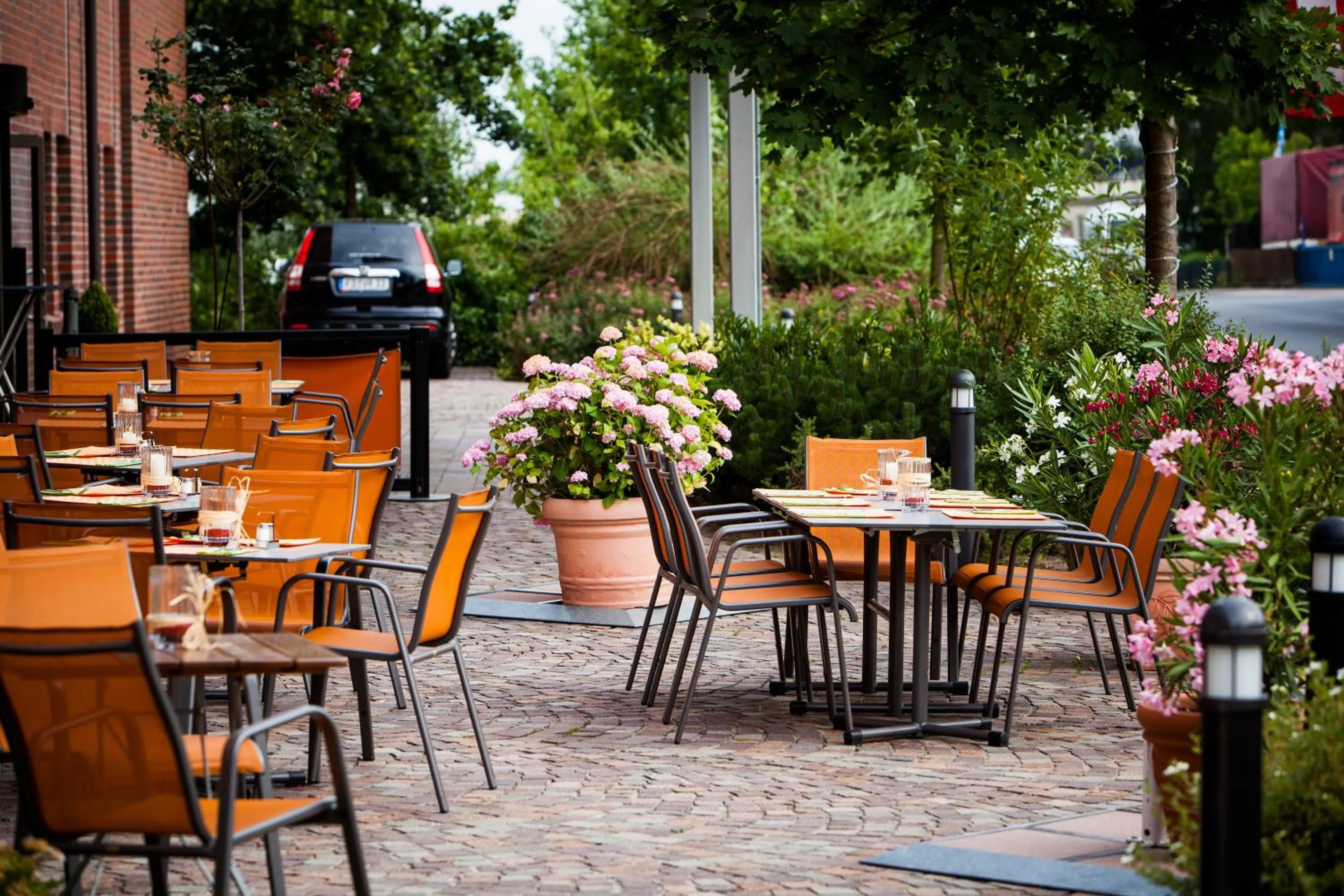 Restaurant/places to eat in Trans World Hotel Columbus