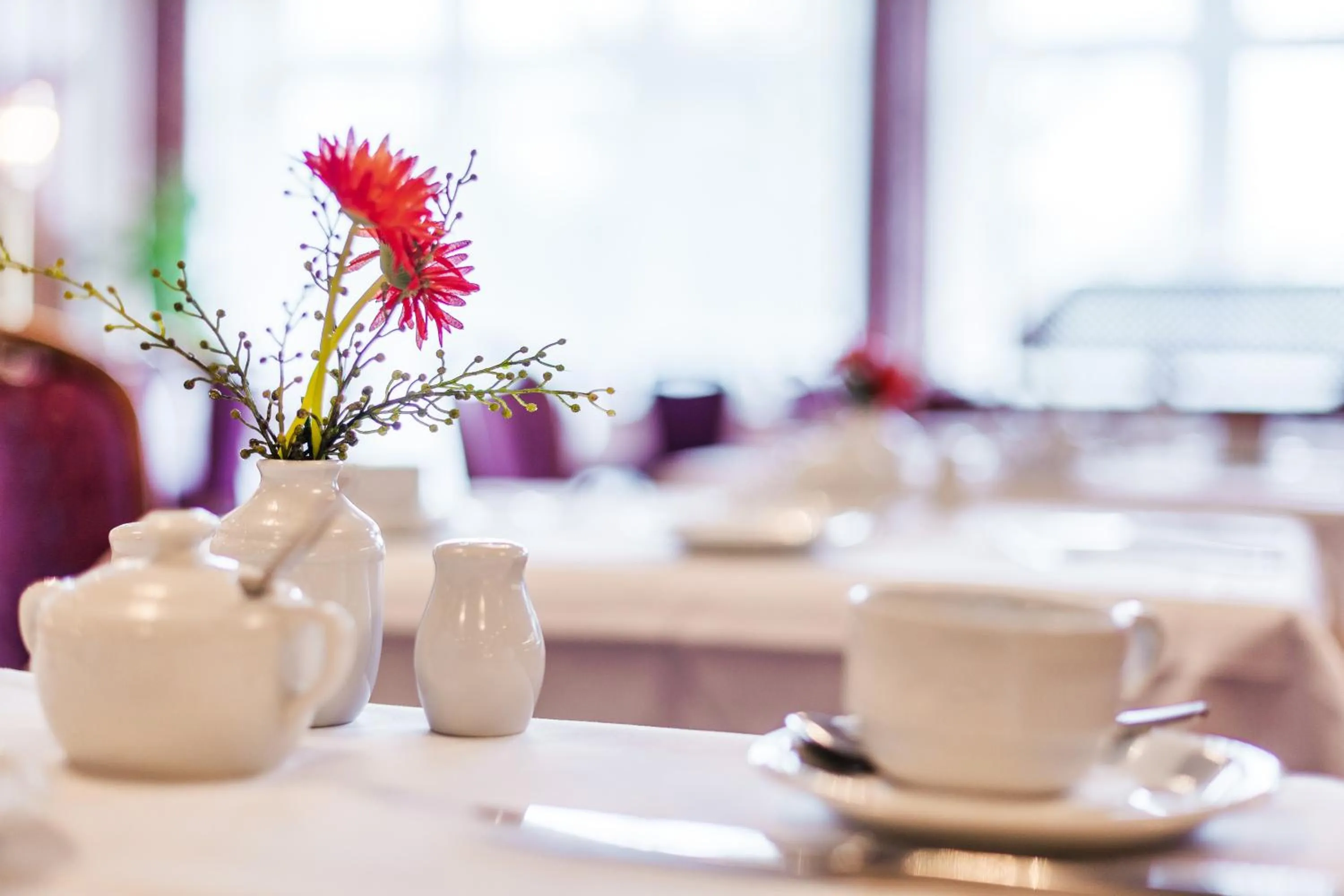 Restaurant/places to eat in Trans World Hotel Columbus