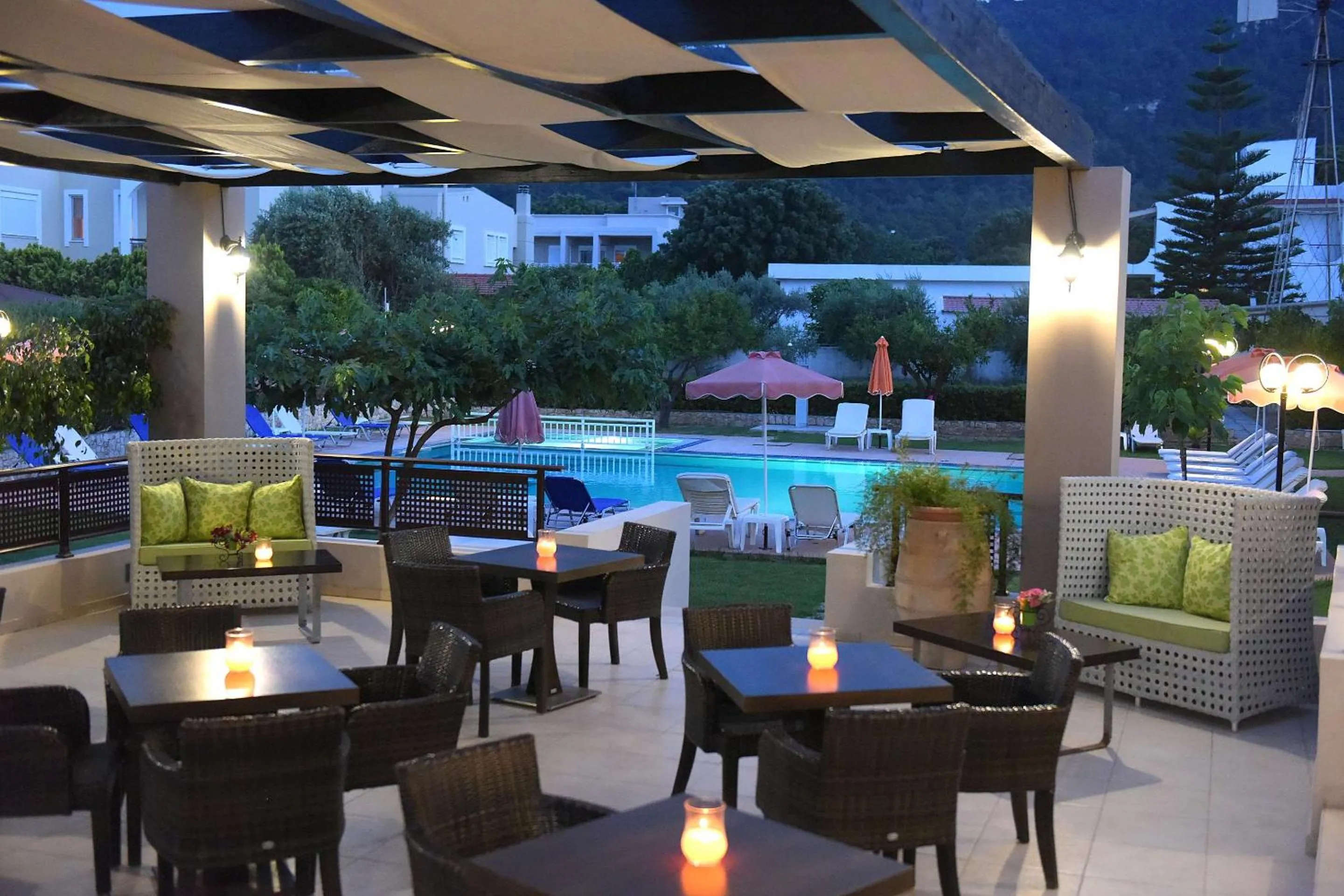 Swimming pool in Santa Helena Hotel