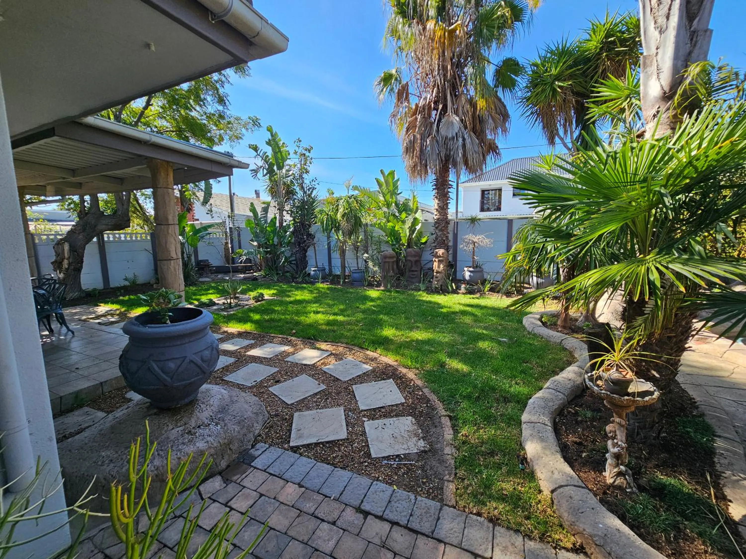 Garden view in Balmoral Lodge