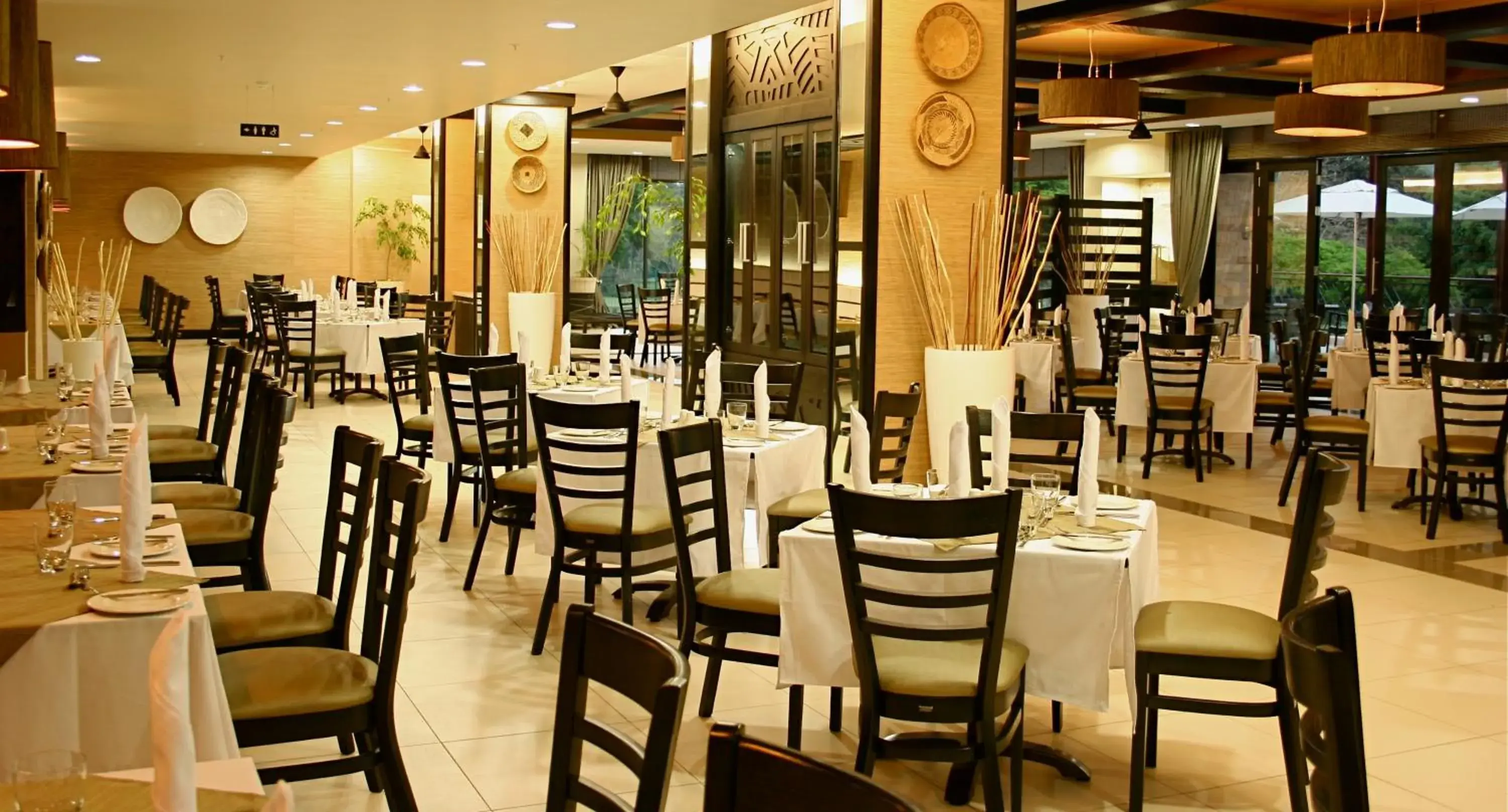 Restaurant/places to eat in Mount Meru Hotel Restaurant/places to eat in Mount Meru Hotel