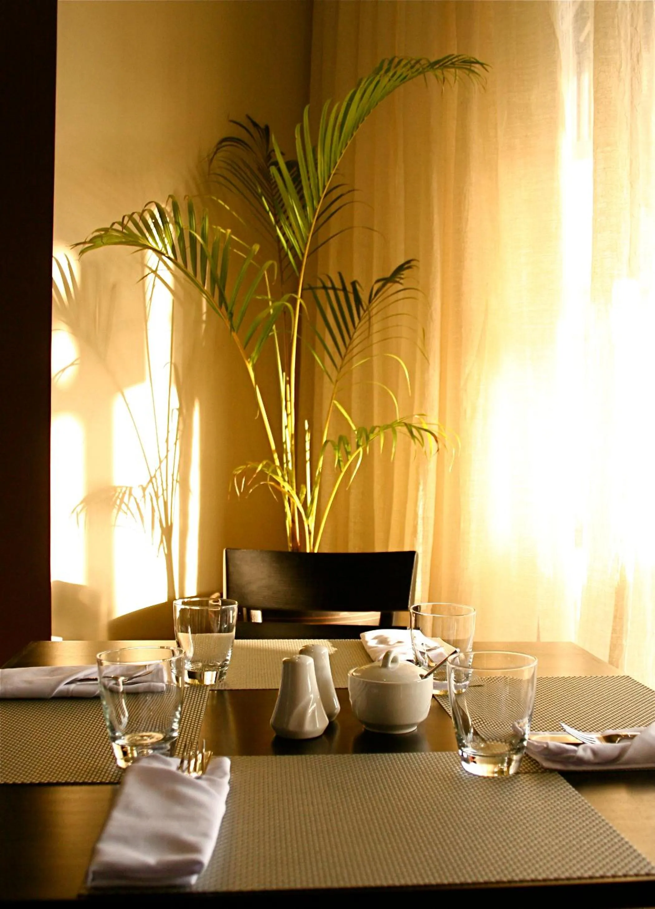 Restaurant/places to eat in Mount Meru Hotel