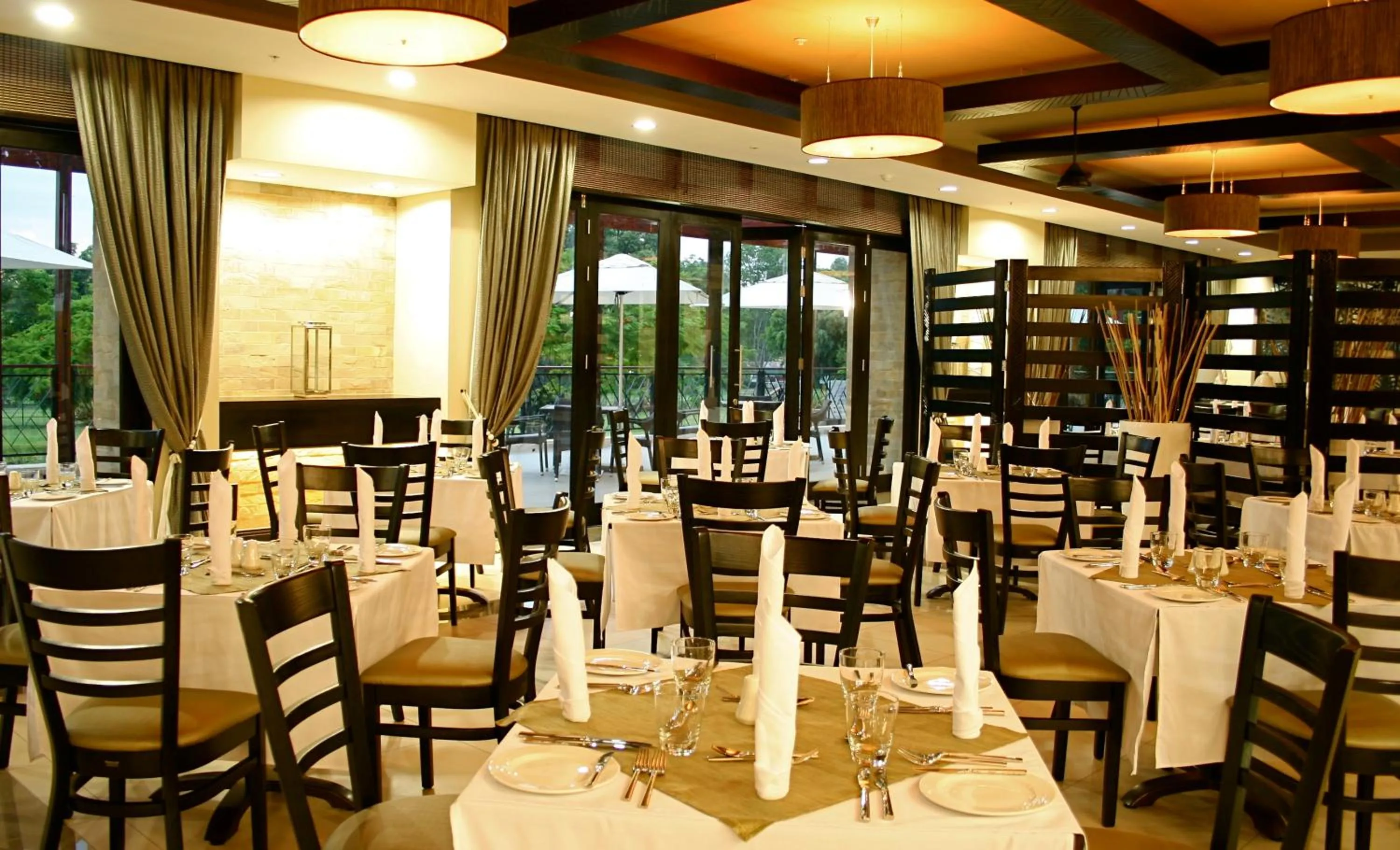 Restaurant/places to eat in Mount Meru Hotel