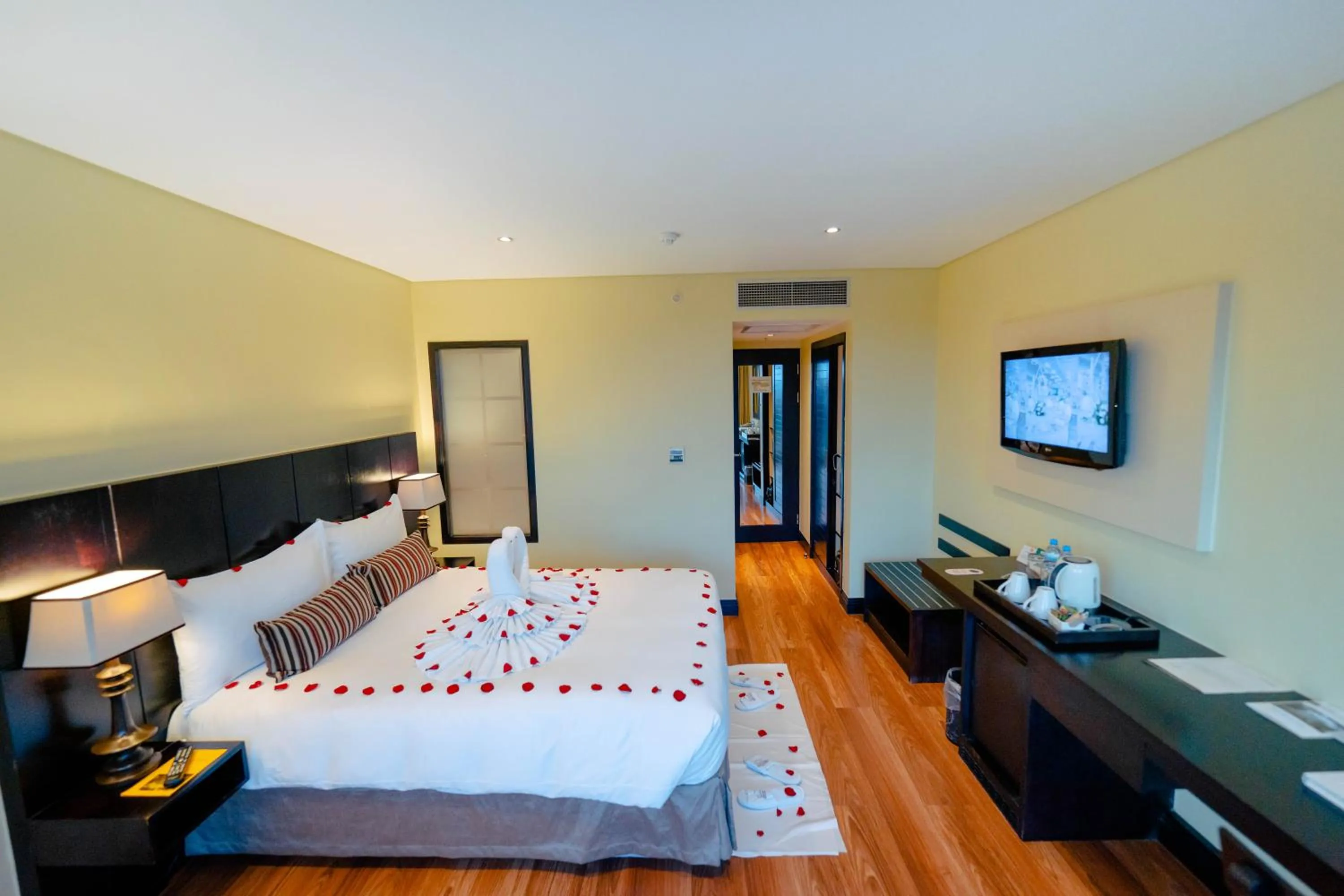 Bed in Mount Meru Hotel