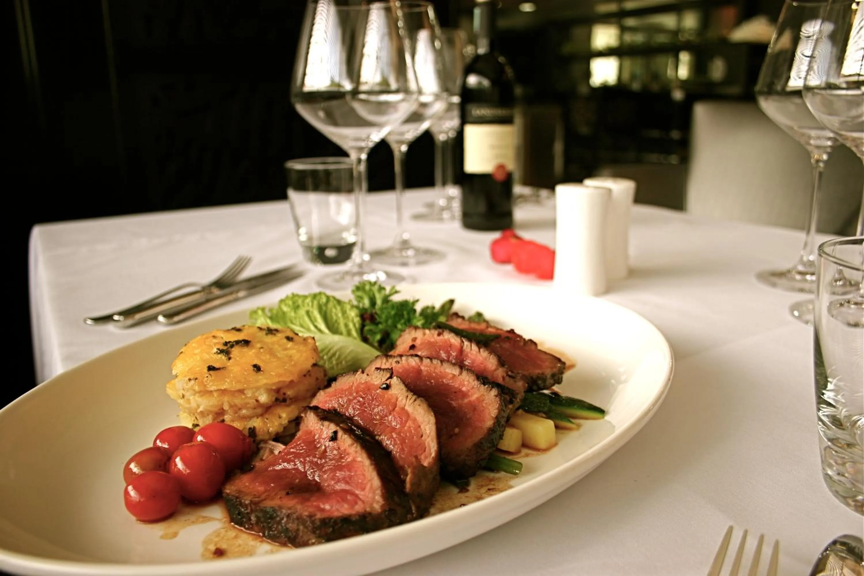 Restaurant/places to eat in Mount Meru Hotel