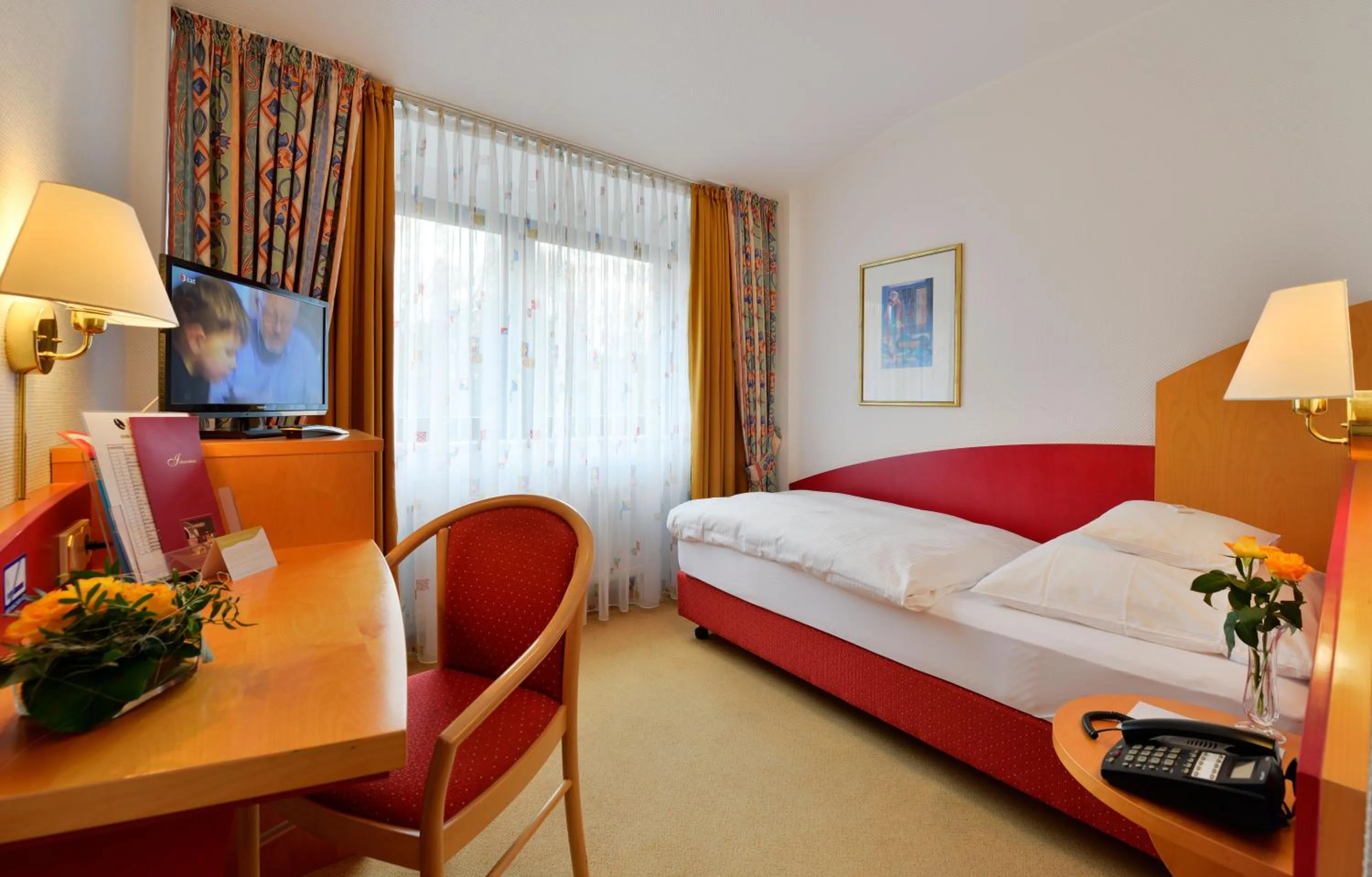 Photo of the whole room, Bed in Hotel Spiegel