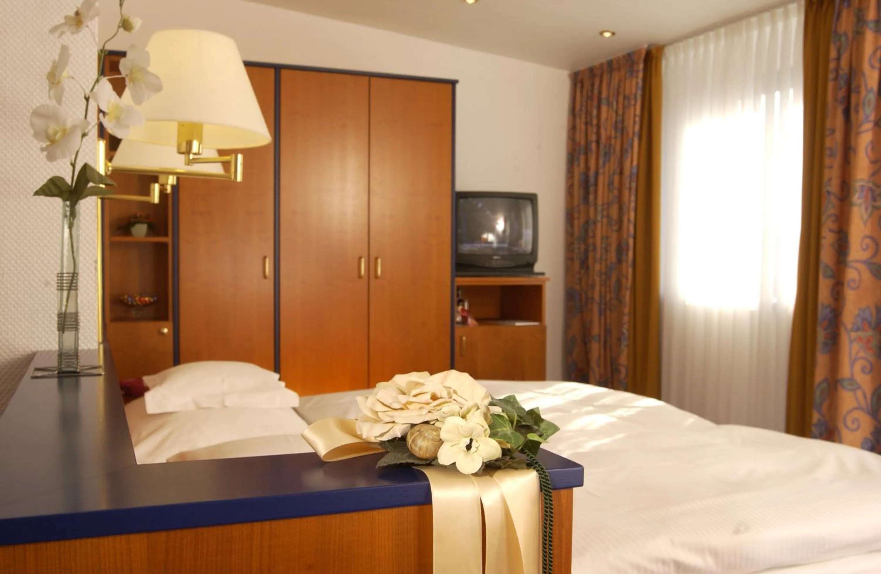 Bedroom, Bed in Hotel Spiegel