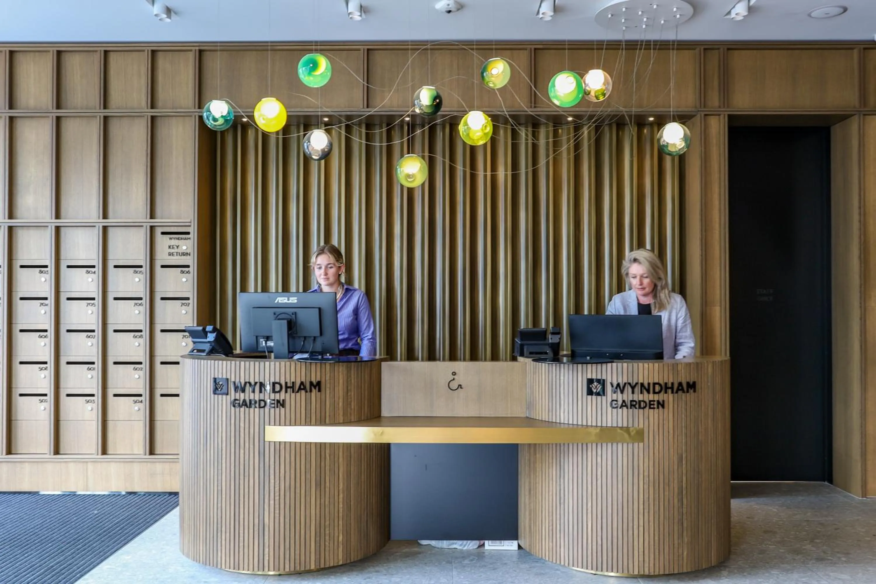 Street view in Wyndham Garden Christchurch Kilmore Street