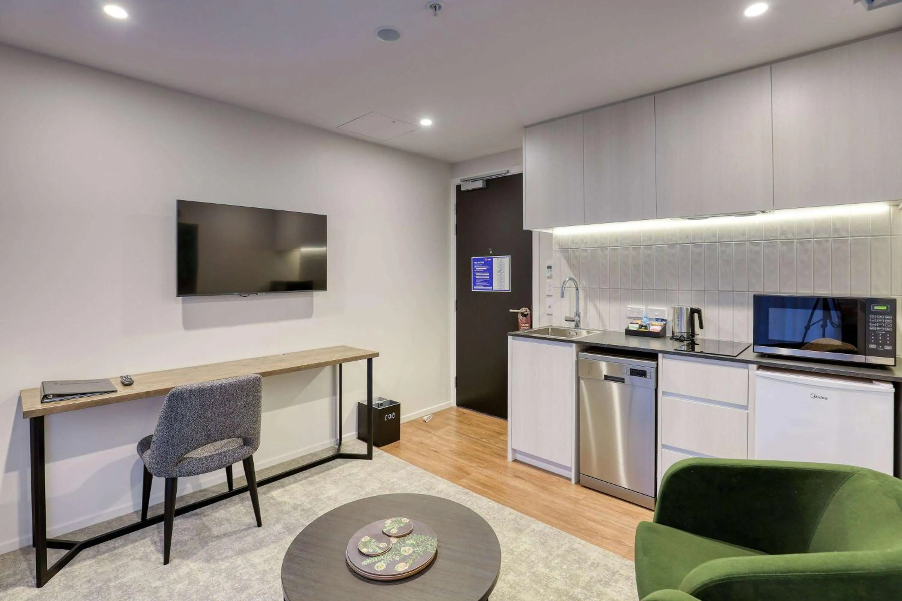 Photo of the whole room in Wyndham Garden Christchurch Kilmore Street