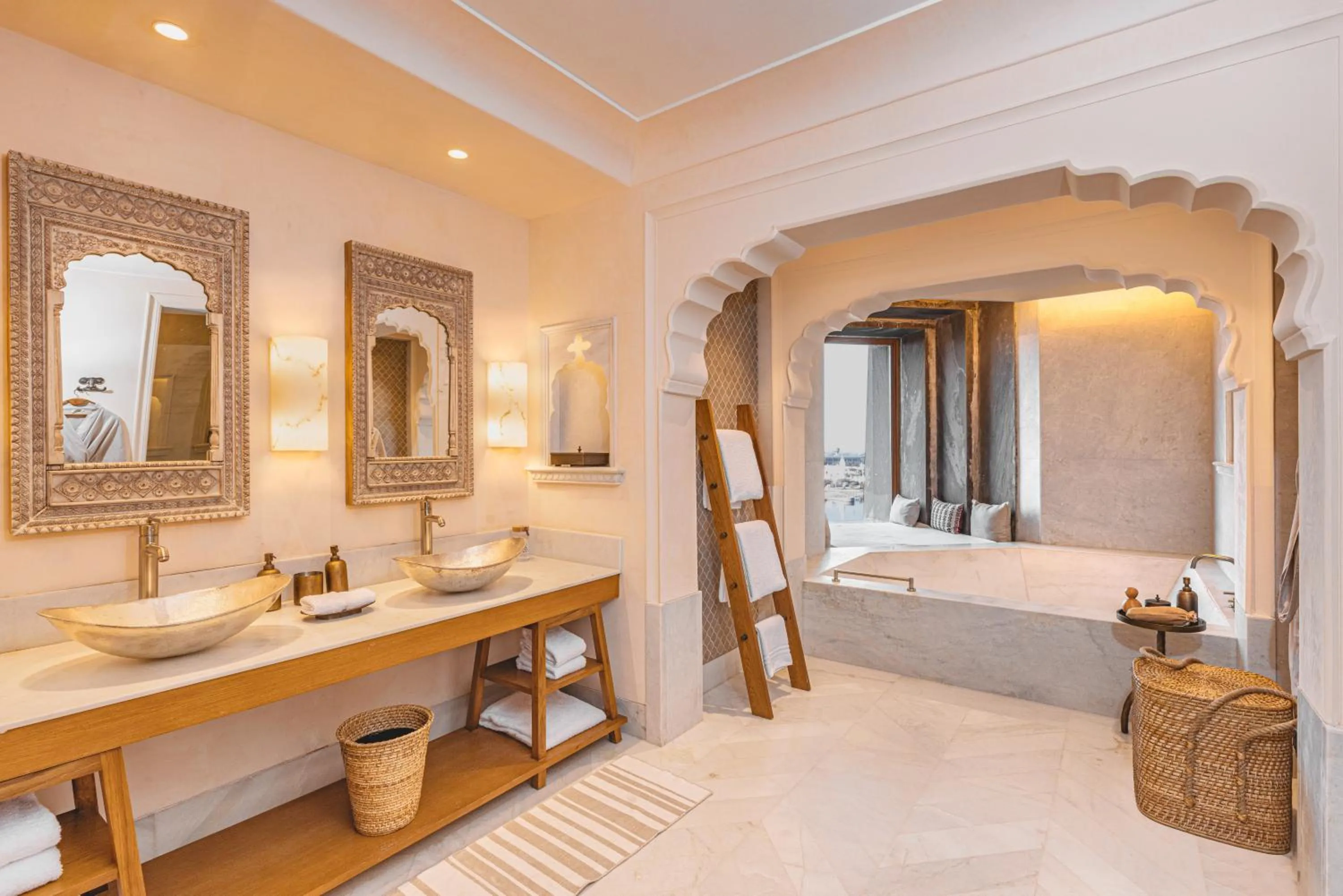 Bathroom, Bed in Six Senses Fort Barwara Sawai Madhopur