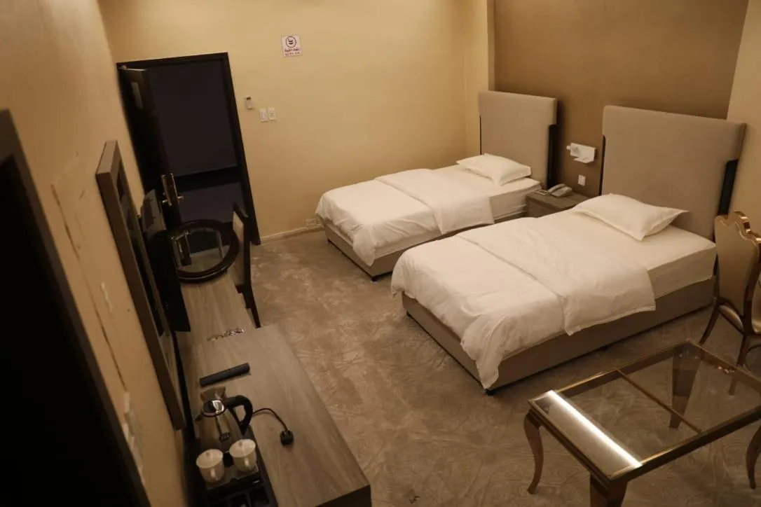 Standard Twin Room in Al Shaiki Hotel