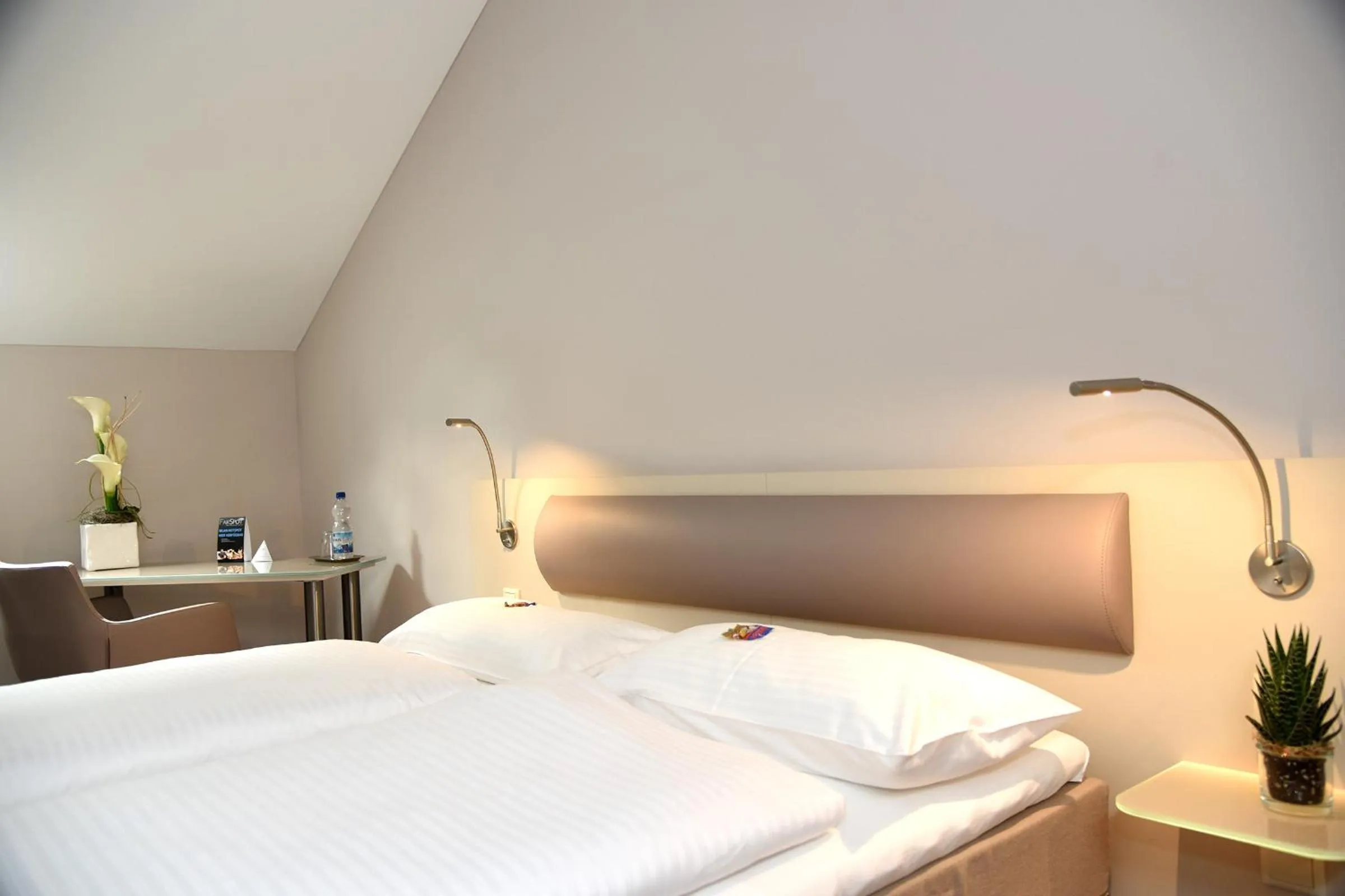 Photo of the whole room, Bed in Hotel Bonn City