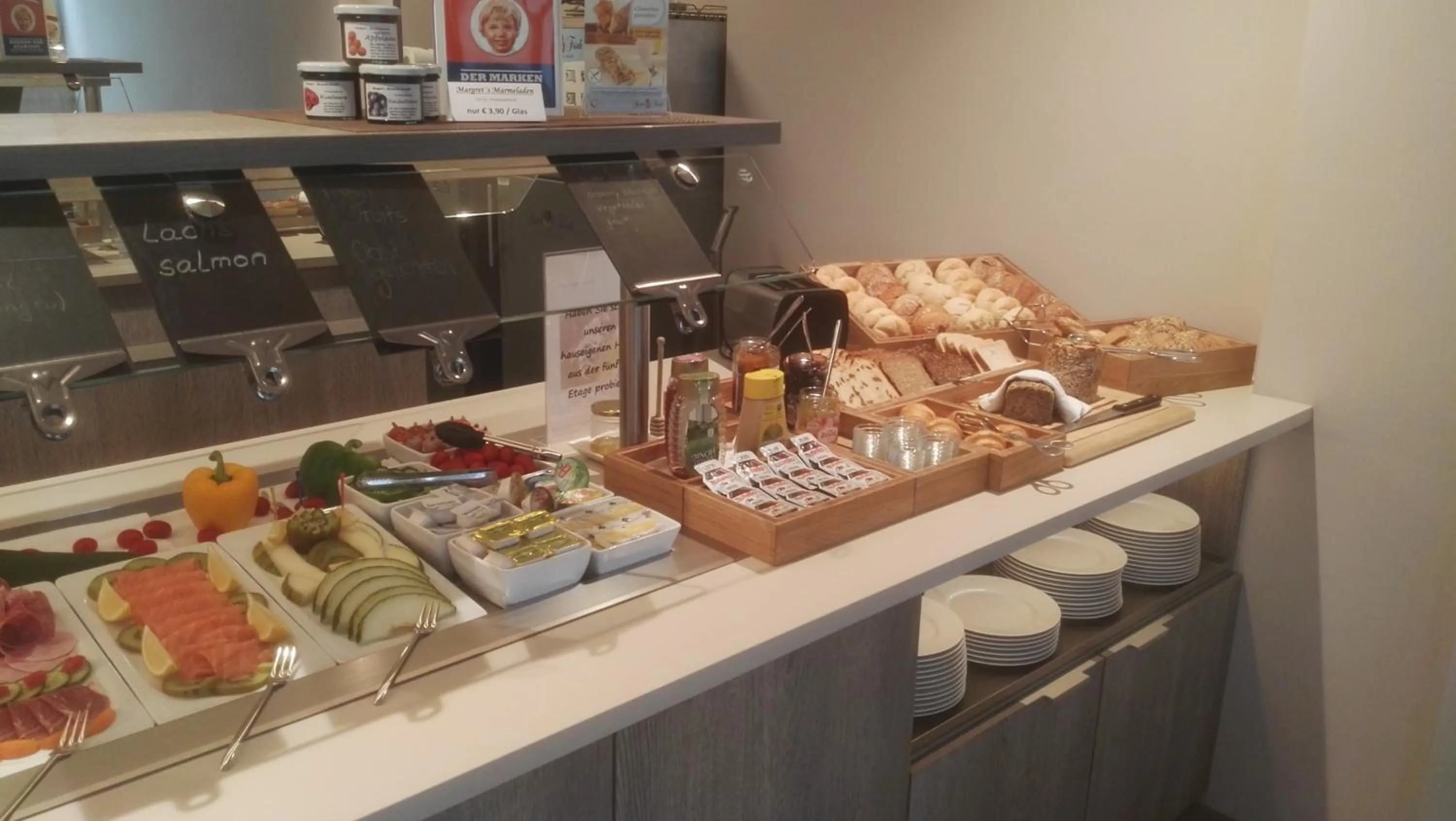 Breakfast in Hotel Bonn City